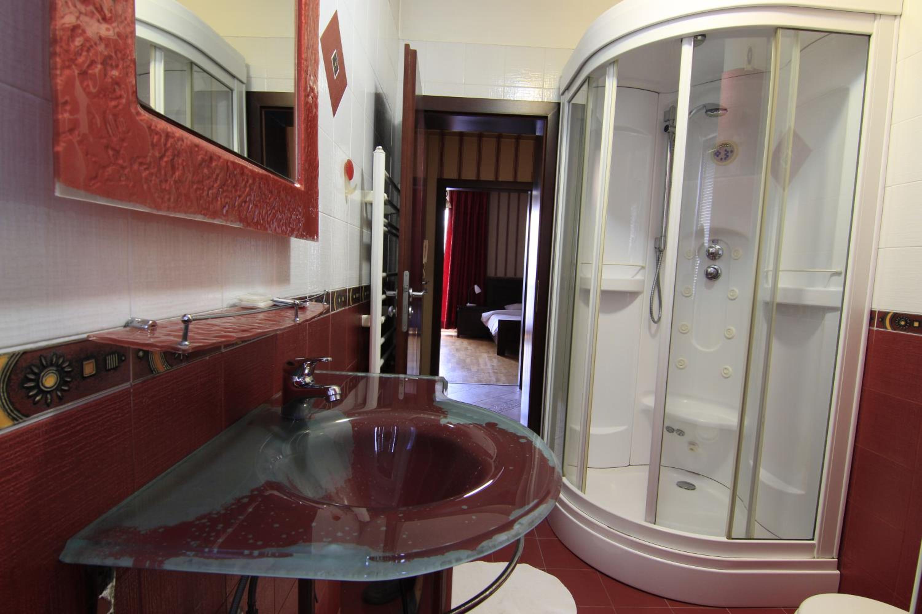 Junior Suite with Balcony - Photo 6