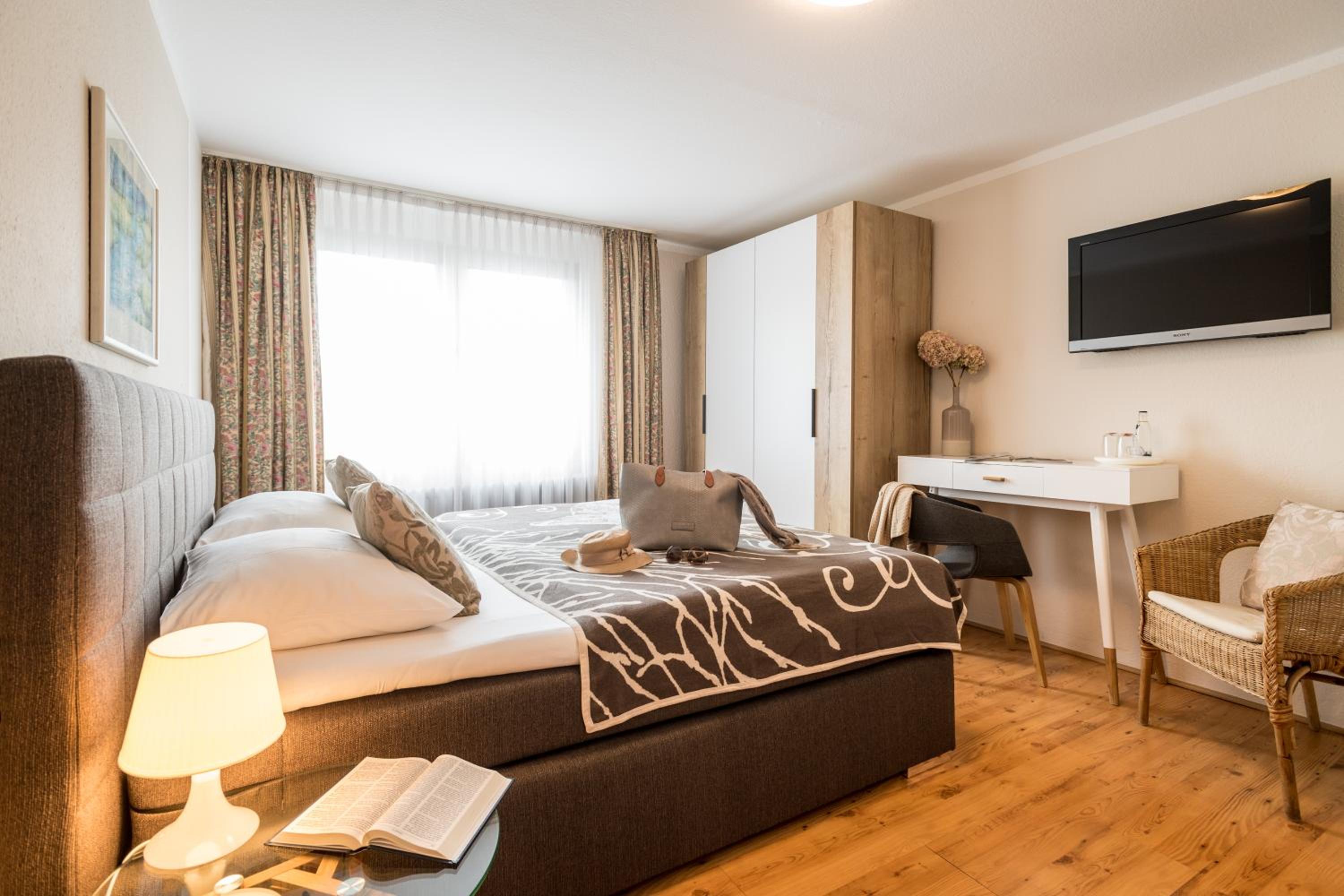 Double Room - Photo 11
