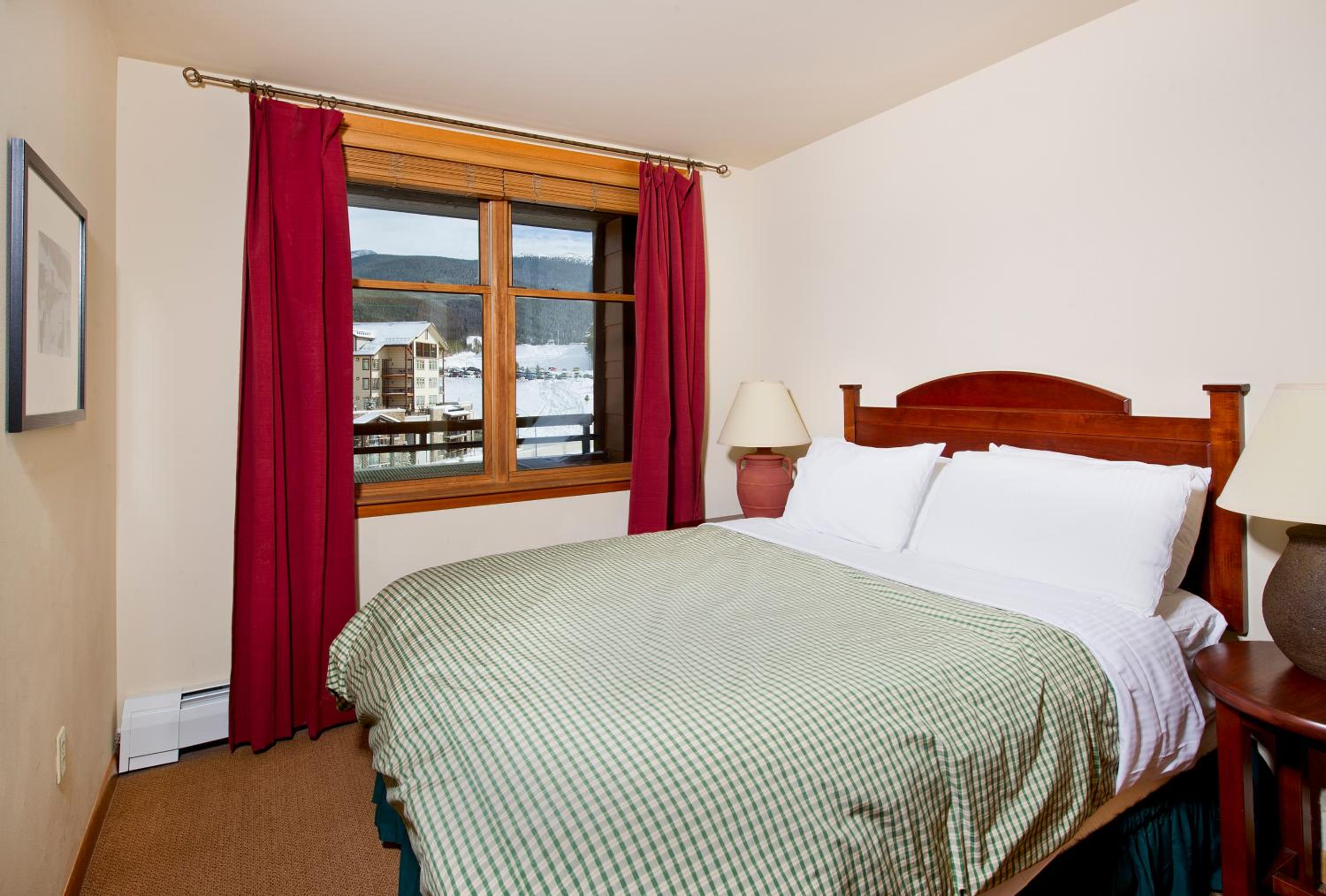 Standard One-Bedroom Apartment - Photo 1