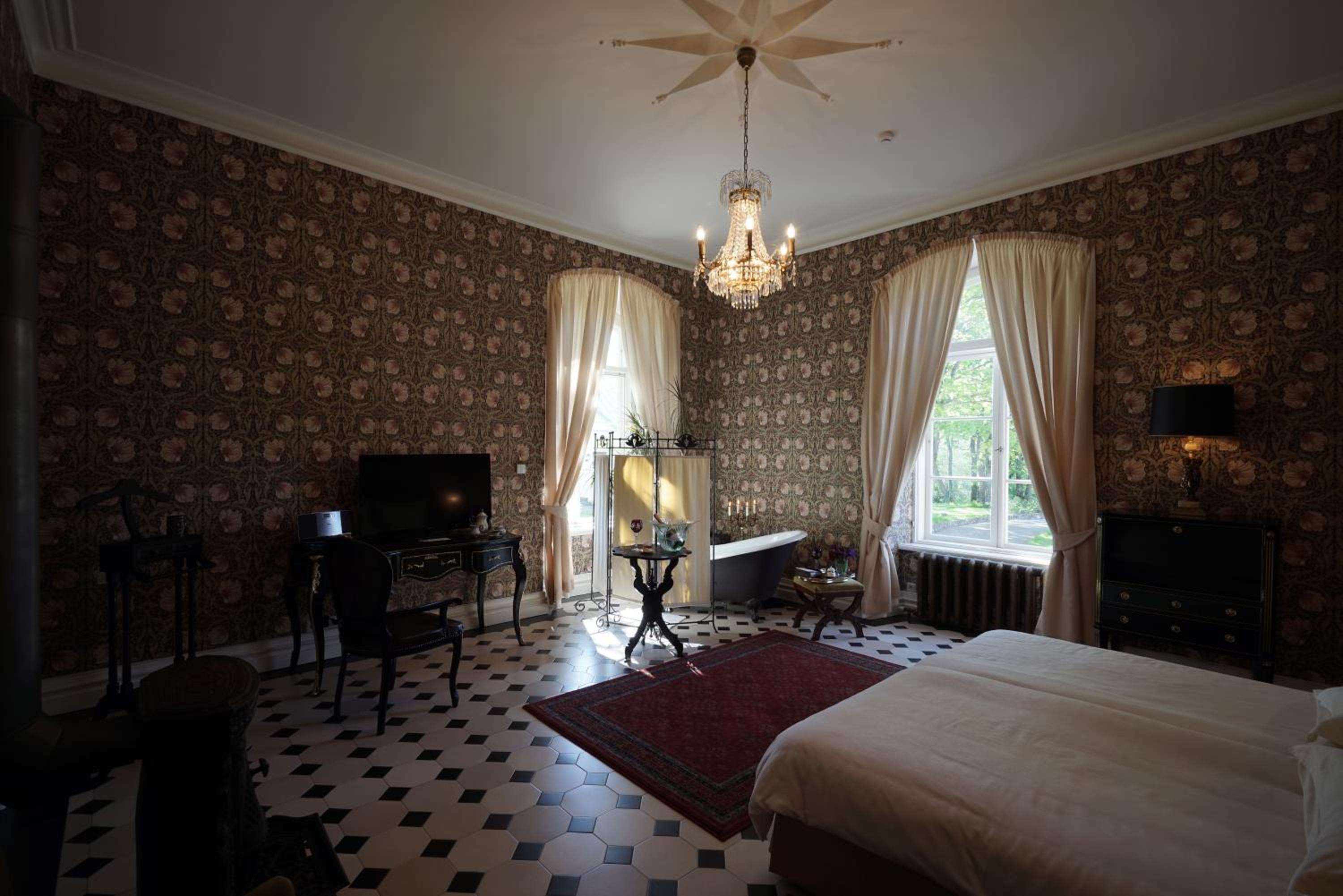 Junior Suite with Garden View photo 2