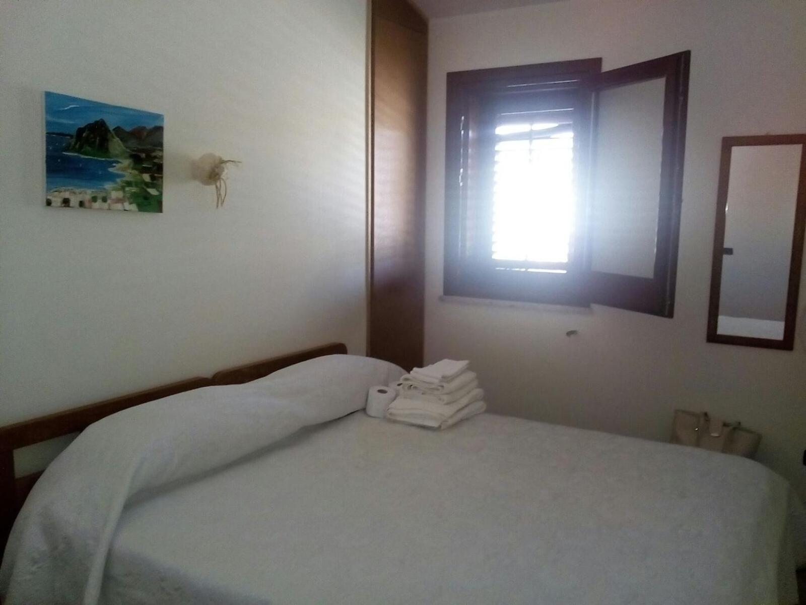Double Room with Shared Bathroom photo 1