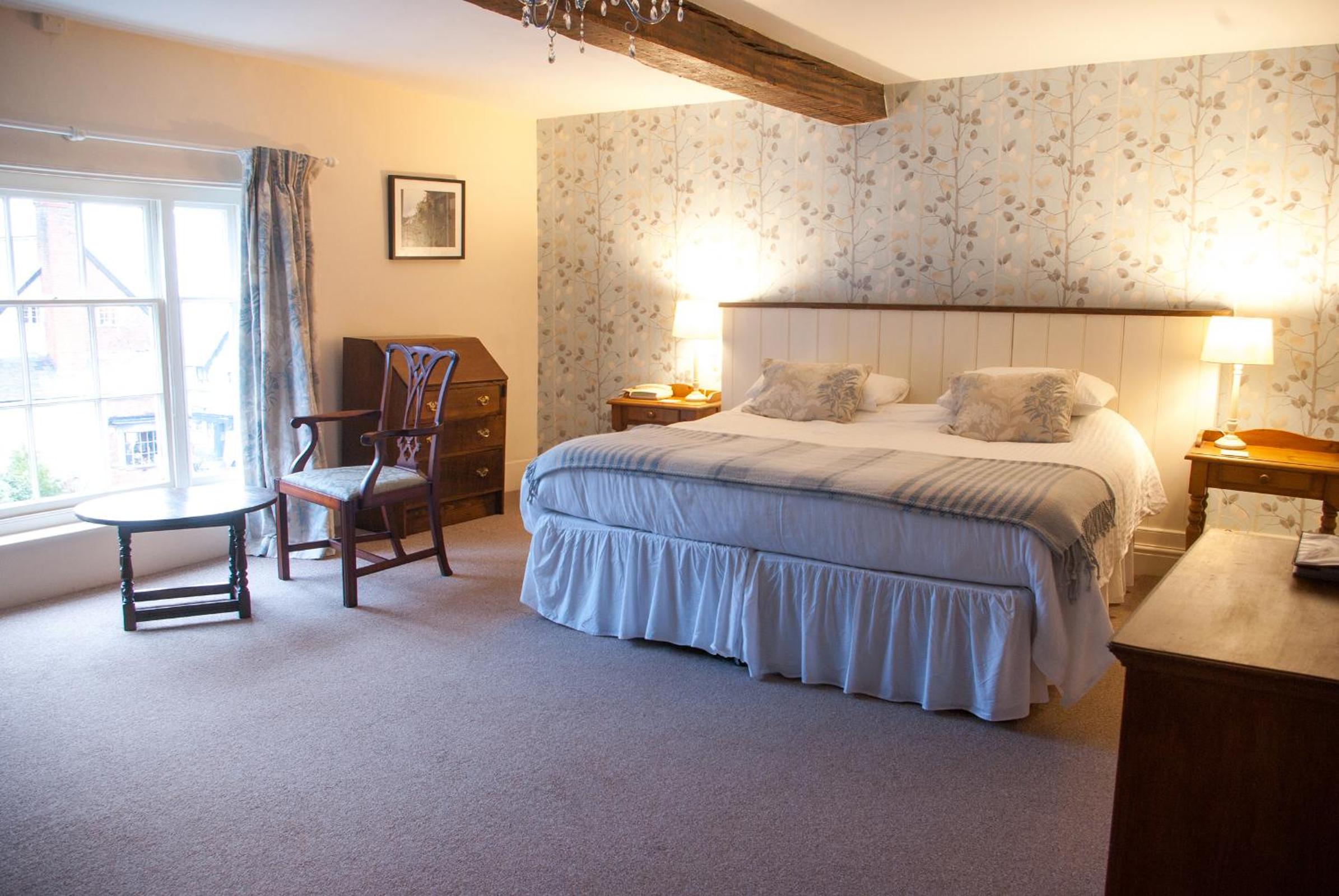 Deluxe King Suite - Photo 1