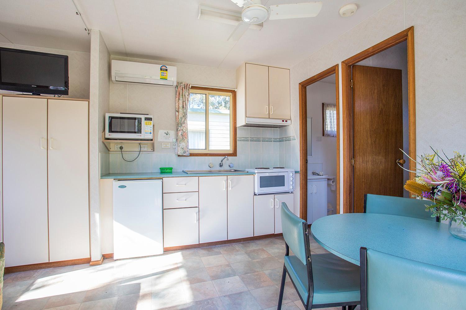 Clyde Cabin B photo 3