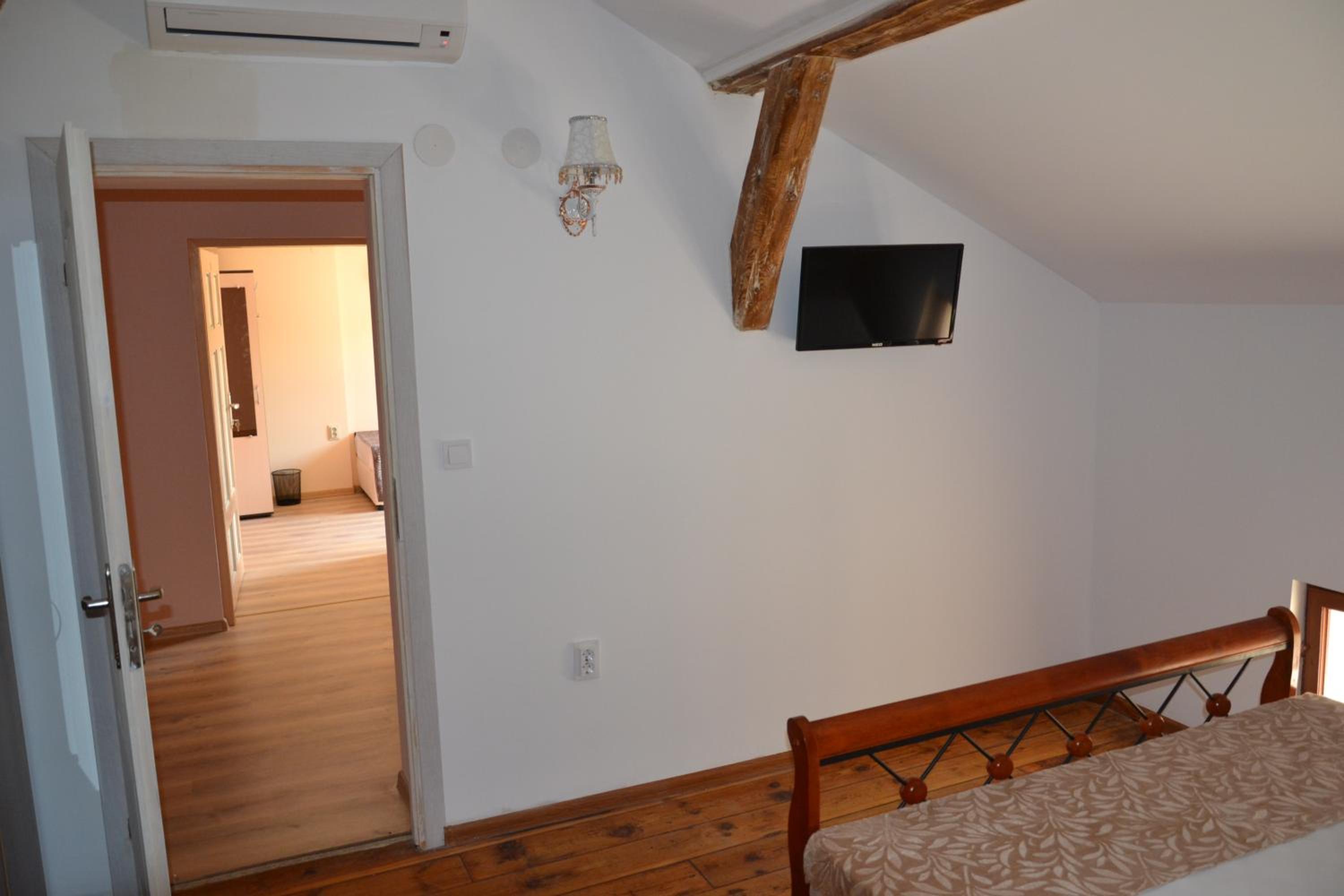 Large Double Room photo 3