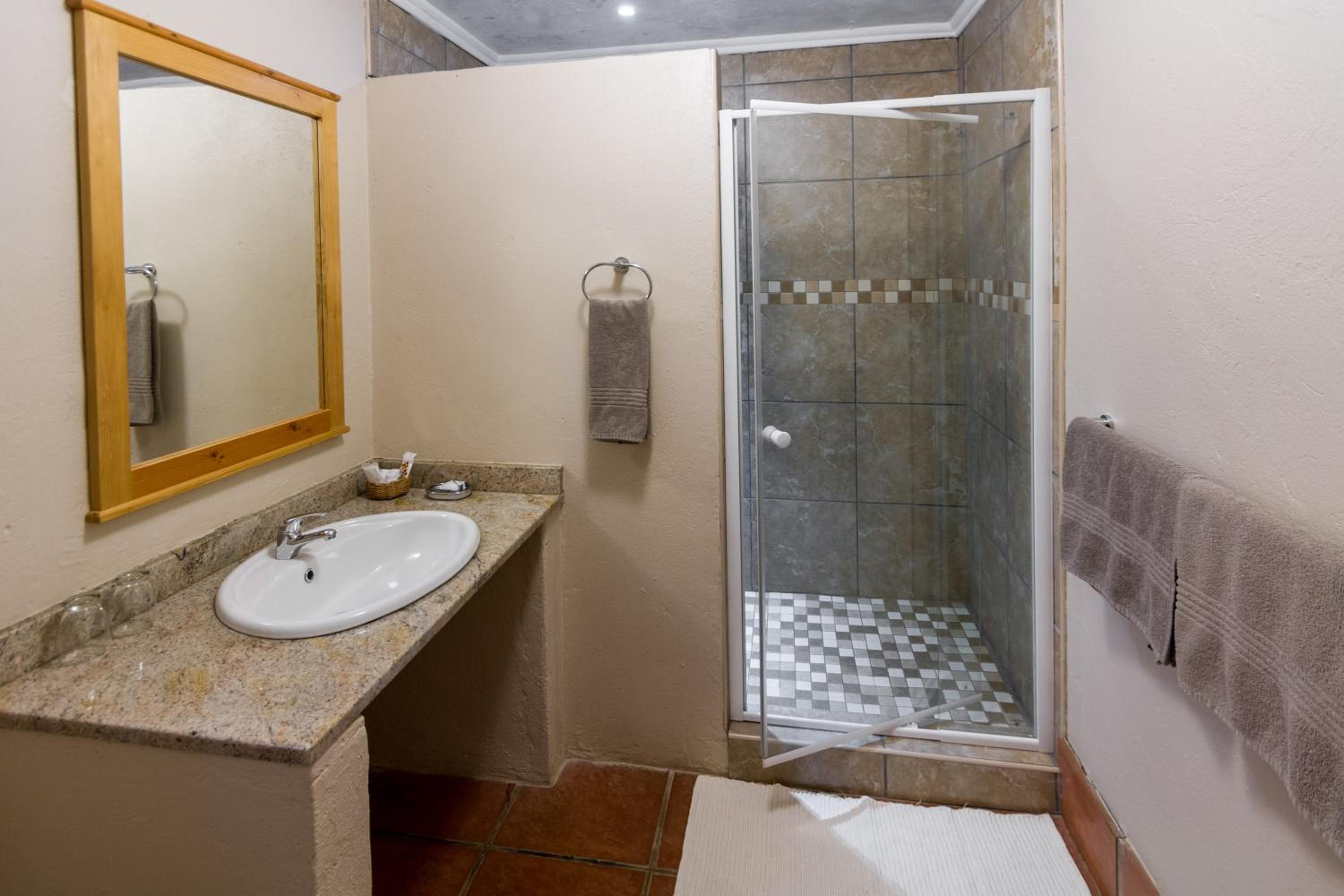 Two-Sleeper Studio Unit - Photo 22