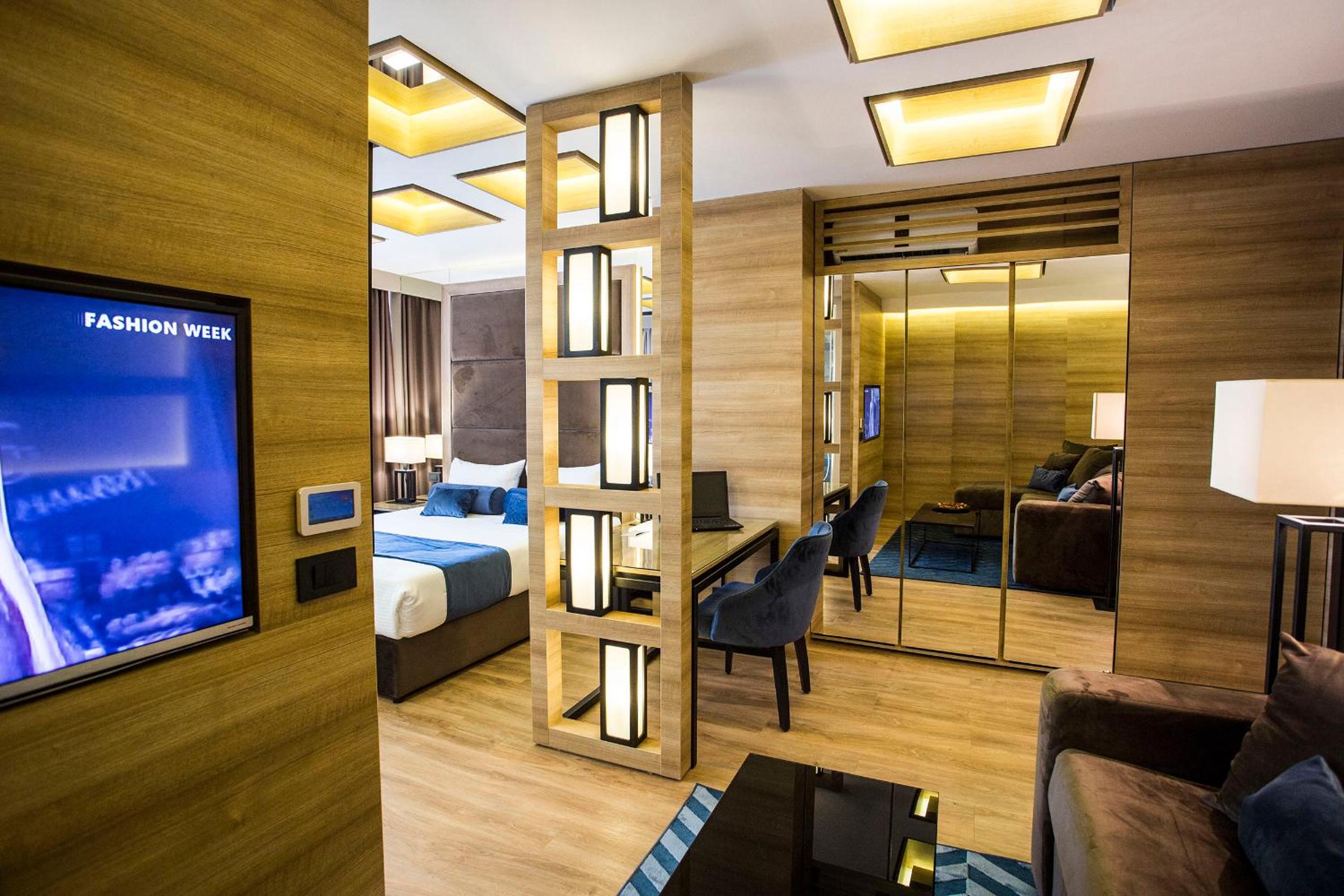 Executive Suite with Balcony photo 3
