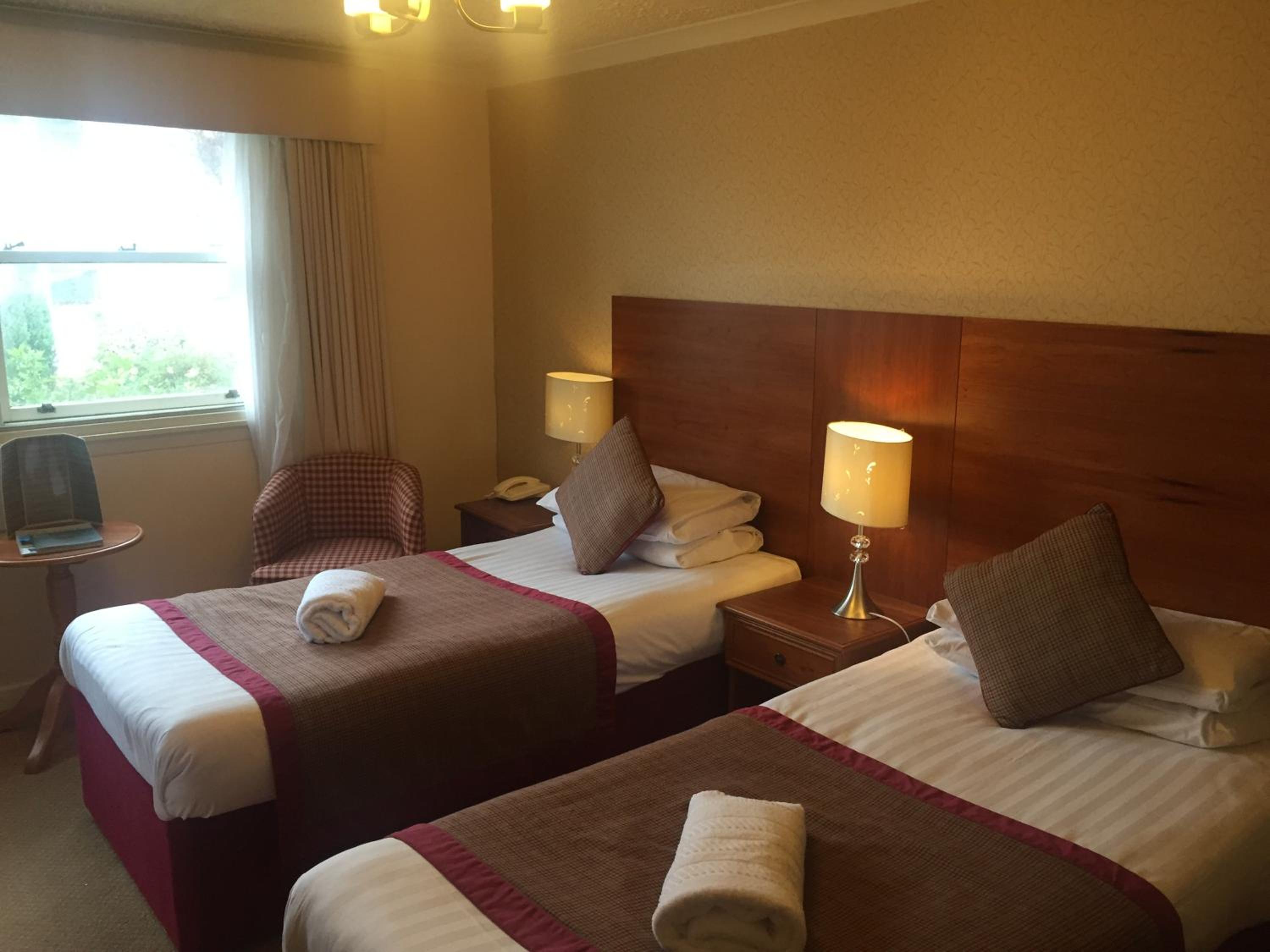 Standard Twin Room - Photo 3
