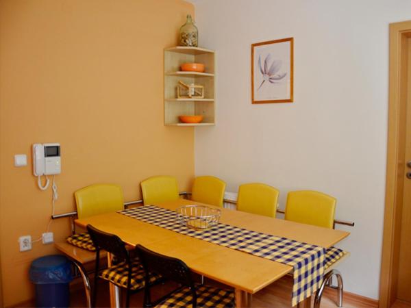 Apartment with Balcony photo 1