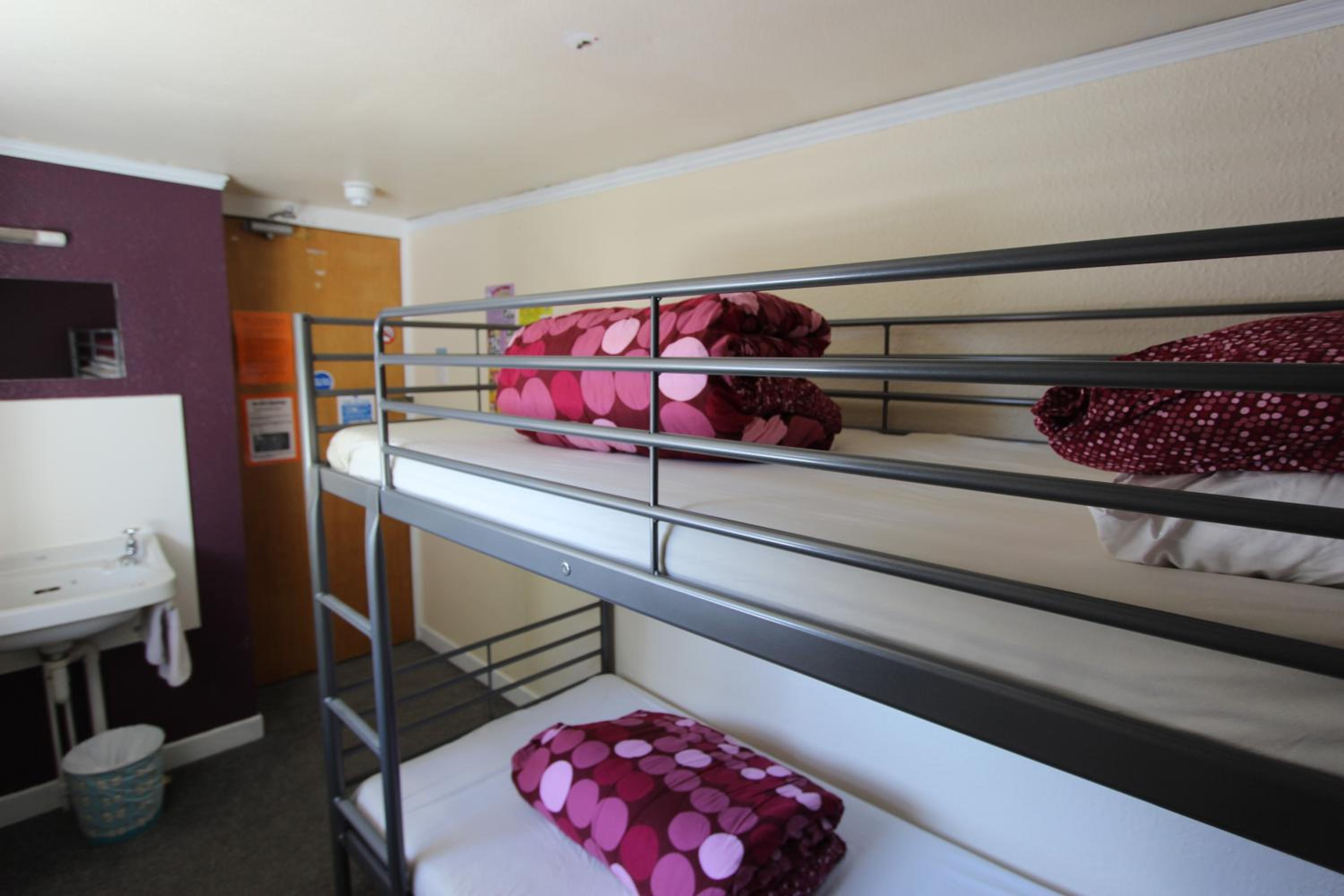 Budget Twin Room photo 3