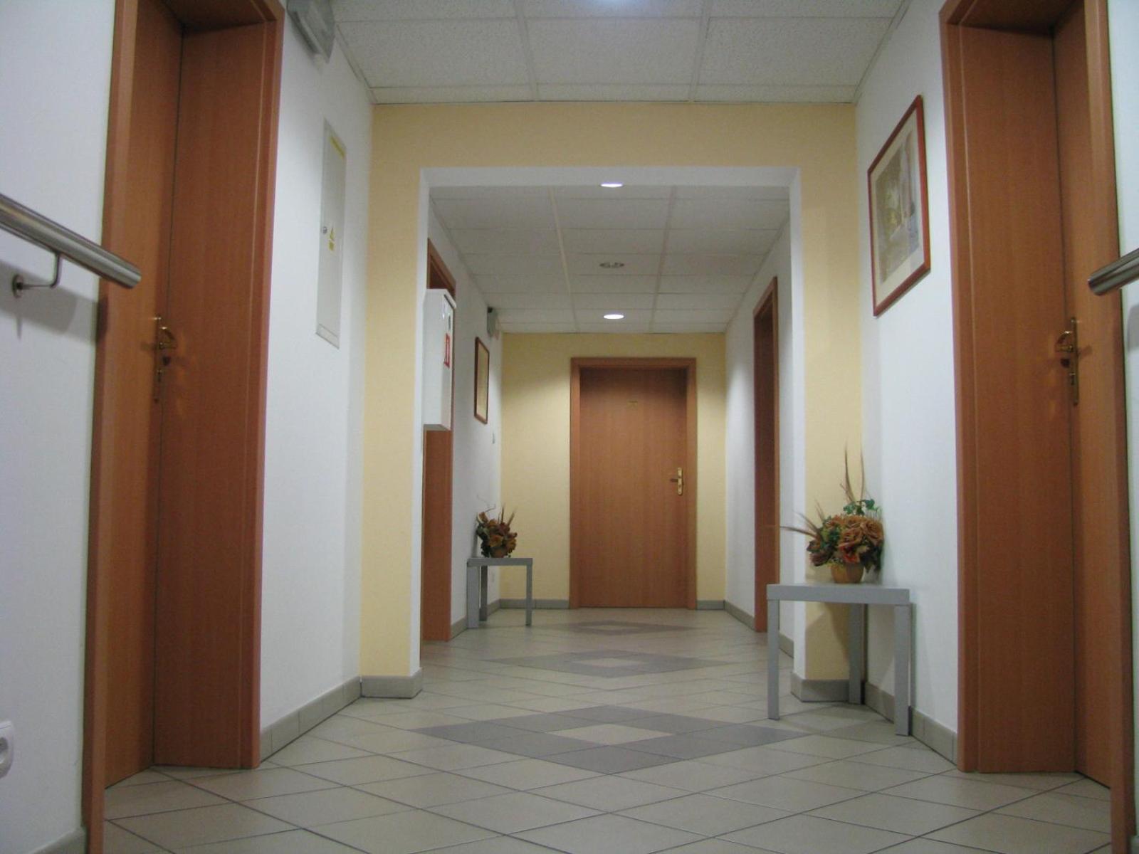 Studio Apartment - Photo 1