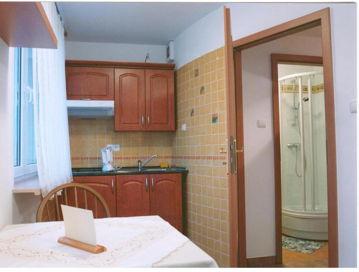 Studio Apartment - Photo 8