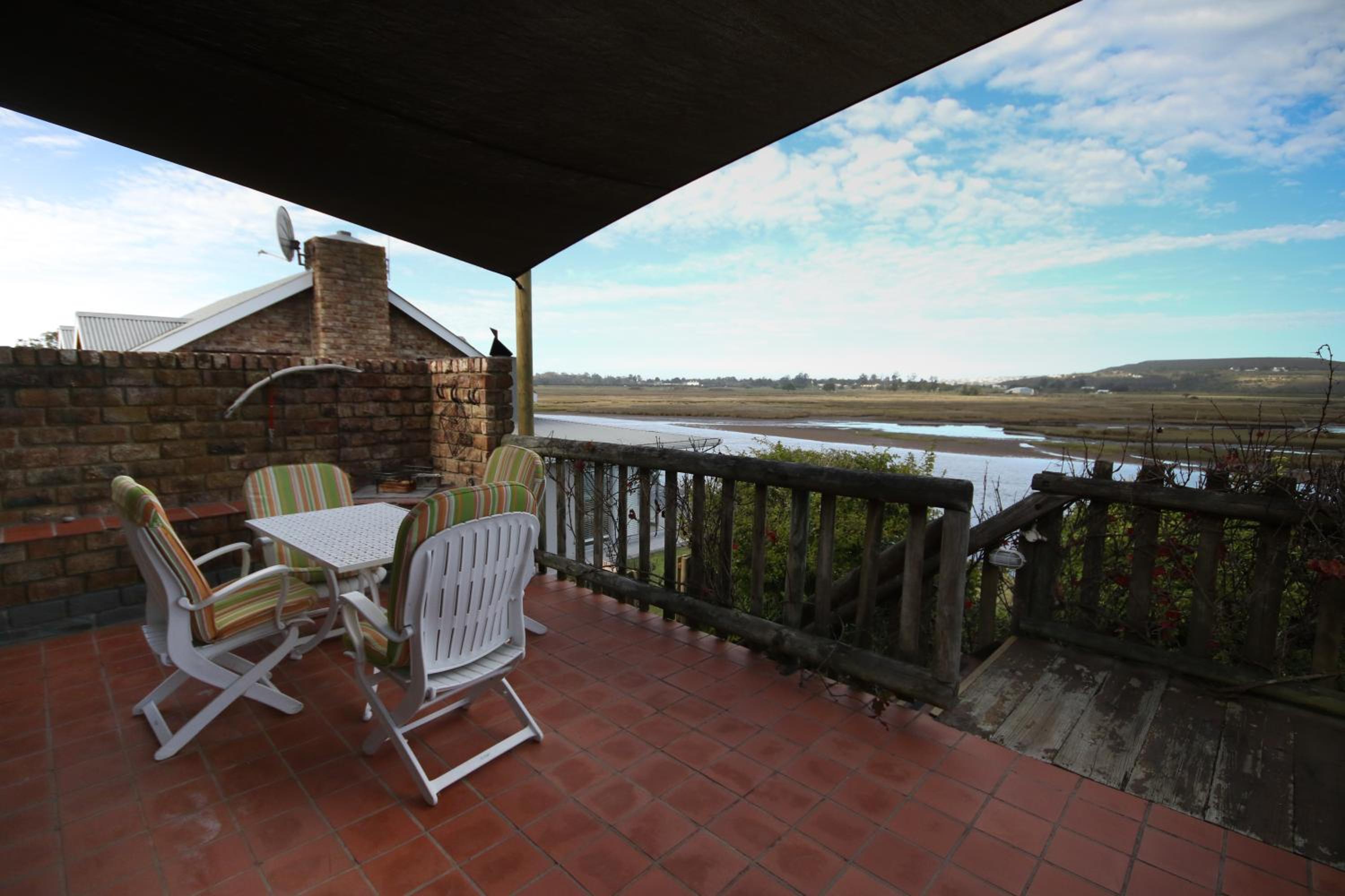 Apartment with Terrace - Photo 8