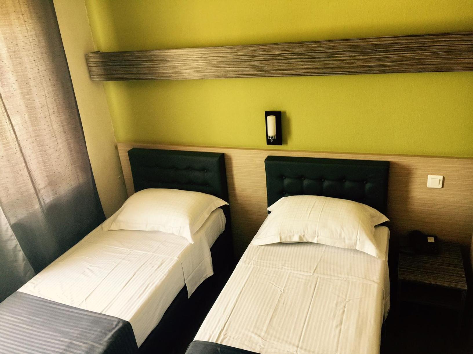 Double or Twin Room - Photo 4