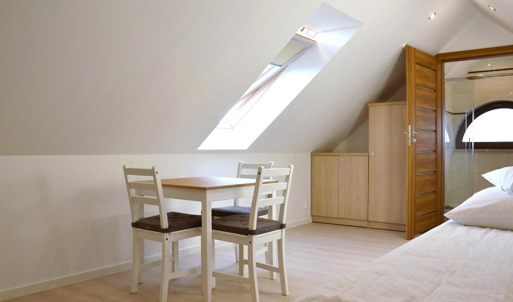 Triple Room with Private Bathroom photo 3
