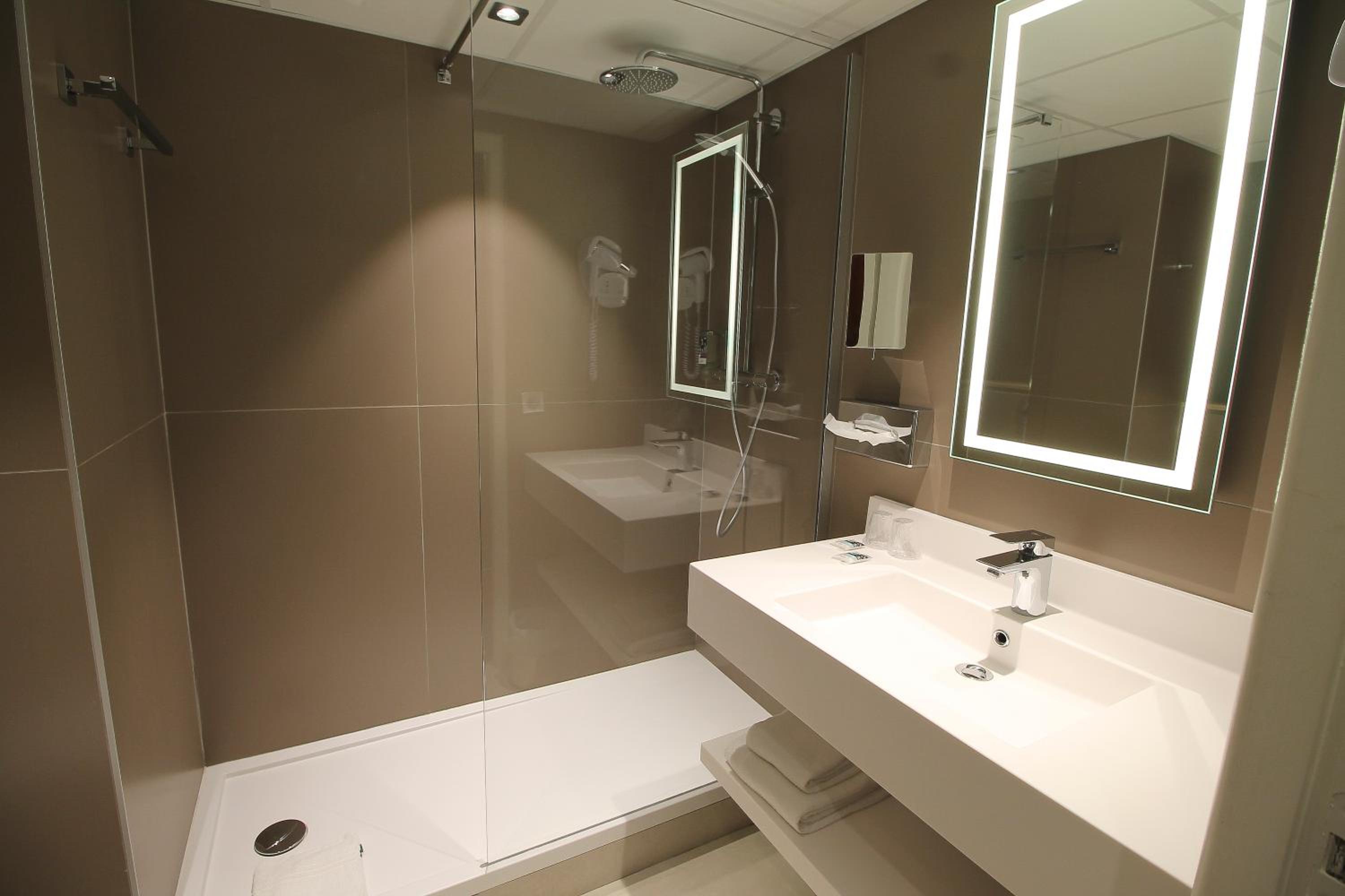 Classic Room with Double Bed and Single Sofa Bed  - Photo 4