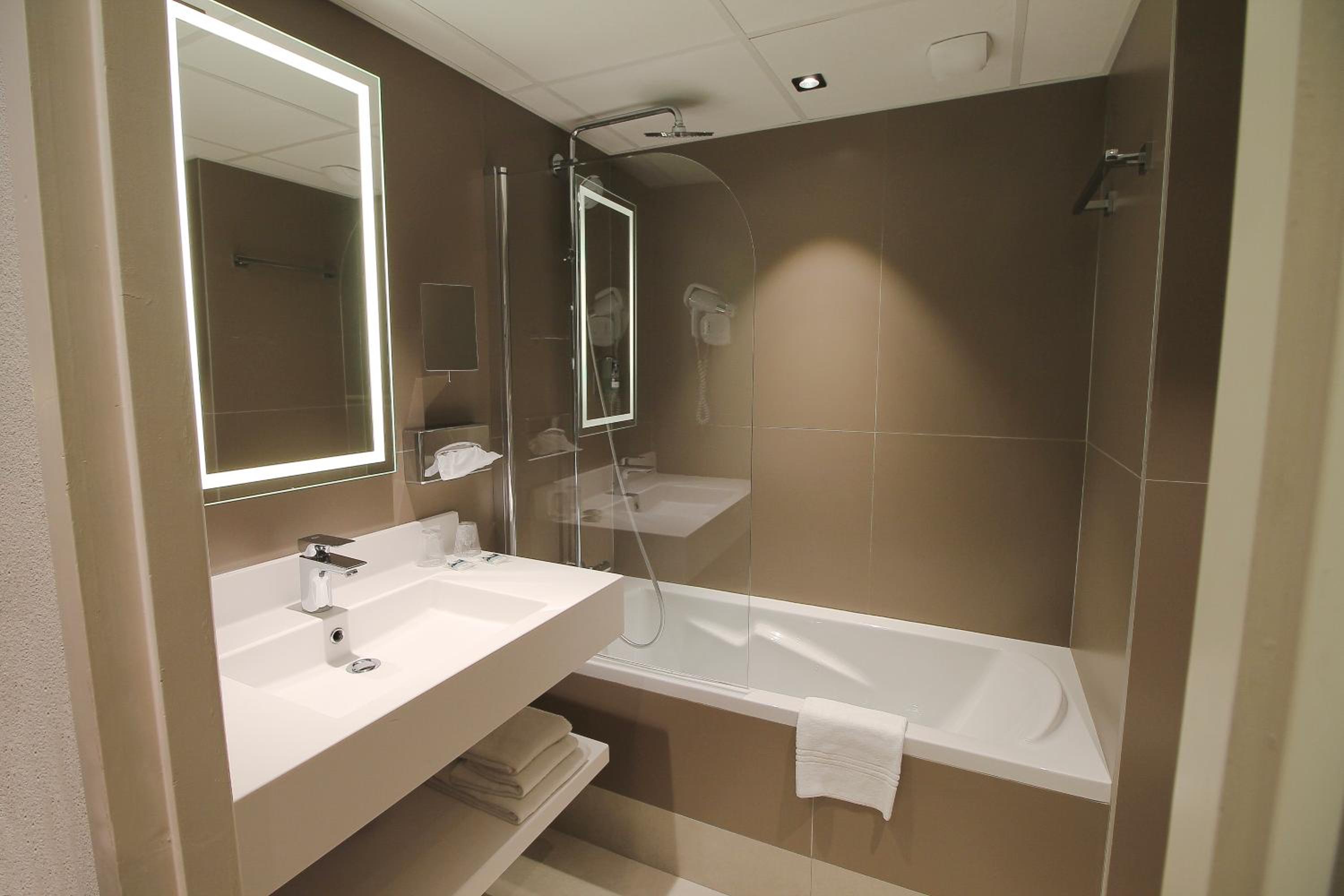 Duplex Privilege Room with a double bed and single sofa bed - Photo 2