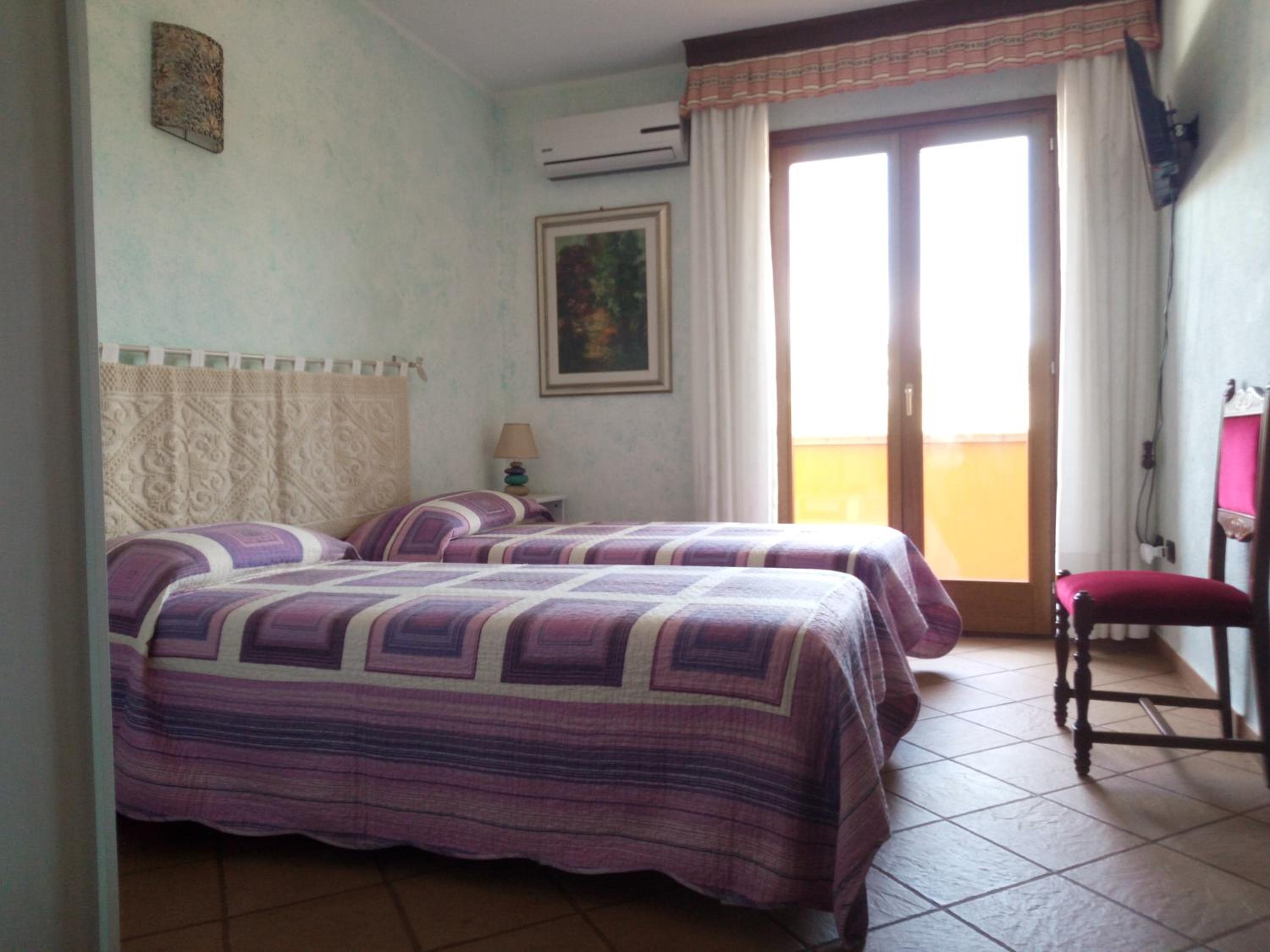 Deluxe Double or Twin Room with Mountain View - Photo 1