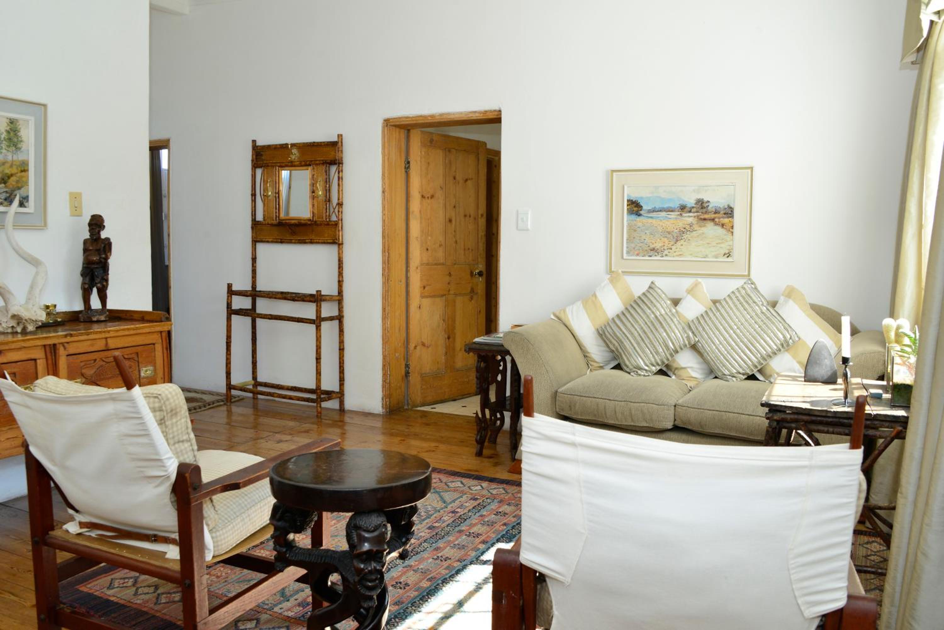 Two-Bedroom House with One Bathroom - Photo 1