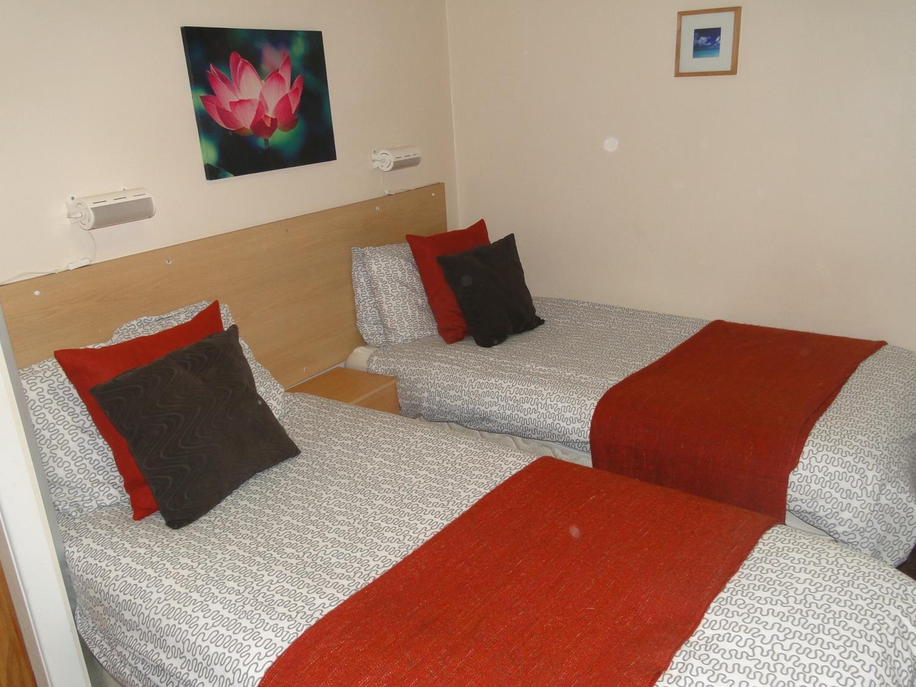 Twin Room - Photo 1