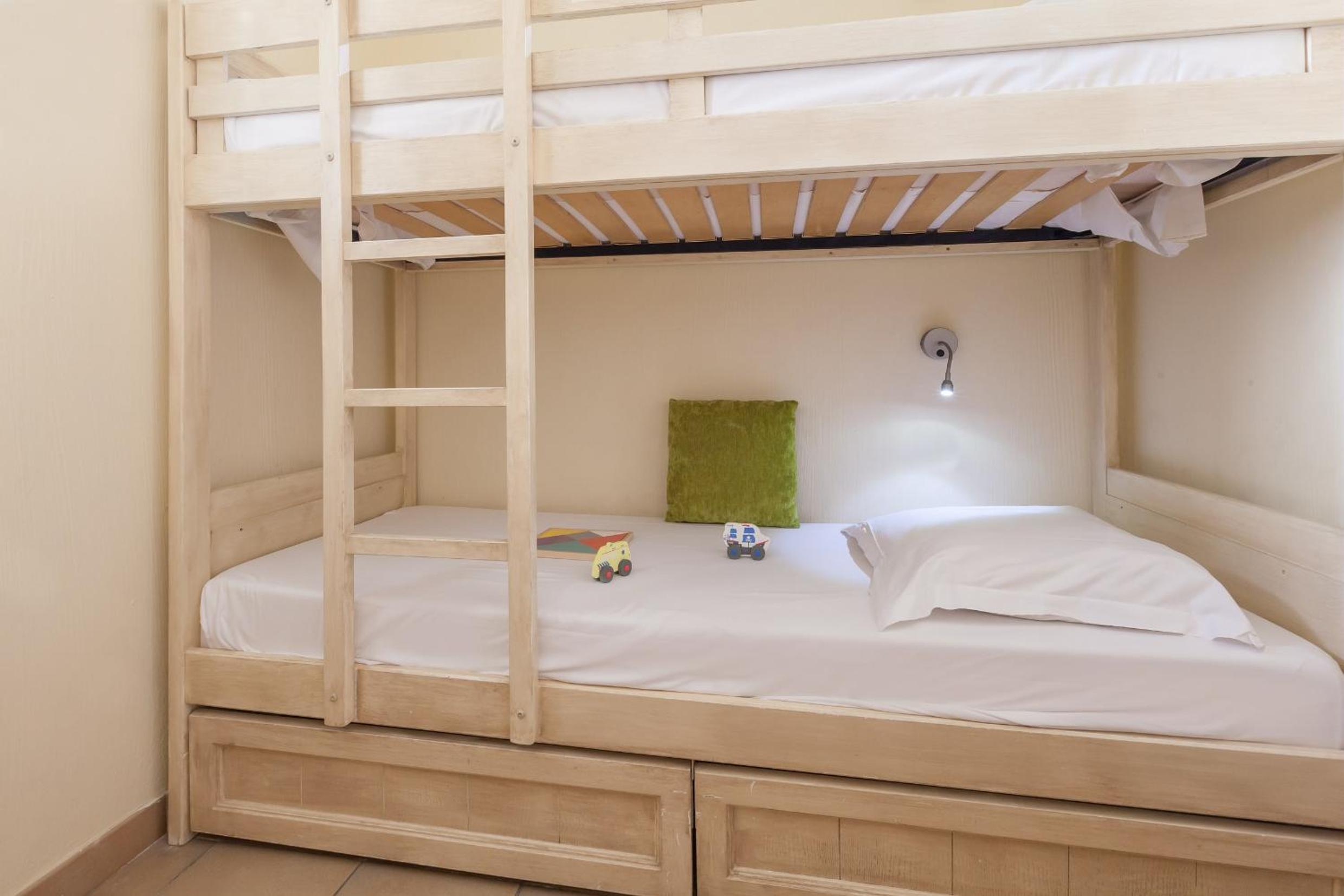 One-Bedroom Apartment with Sleeping Alcove and Terrace or Balcony (6 People) - Sea view - Photo 2