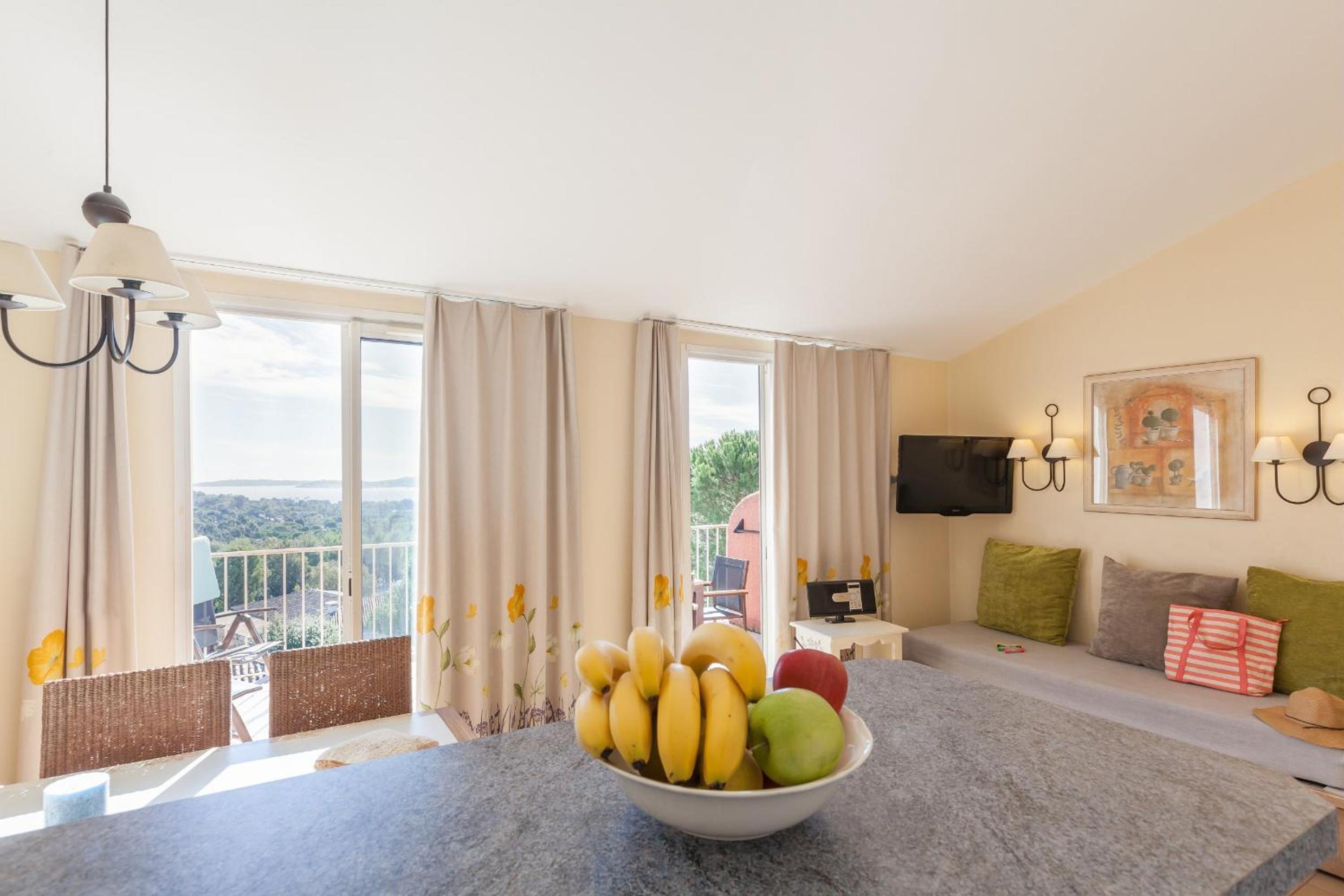 One-Bedroom Apartment with Sleeping Alcove and Terrace or Balcony (6 People) - Sea view - Photo 4