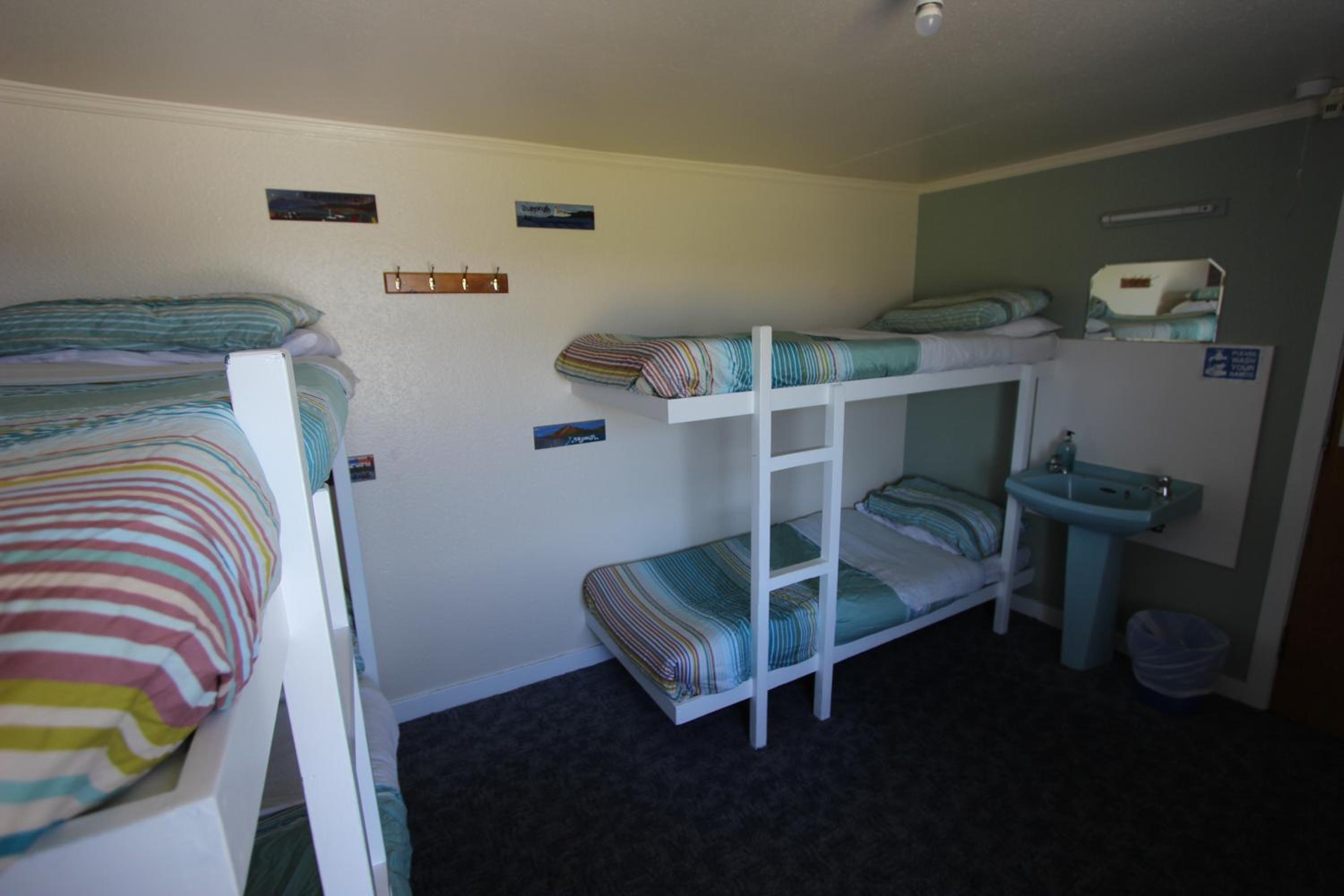 Bed in 4-Bed Mixed Dormitory Room photo 2
