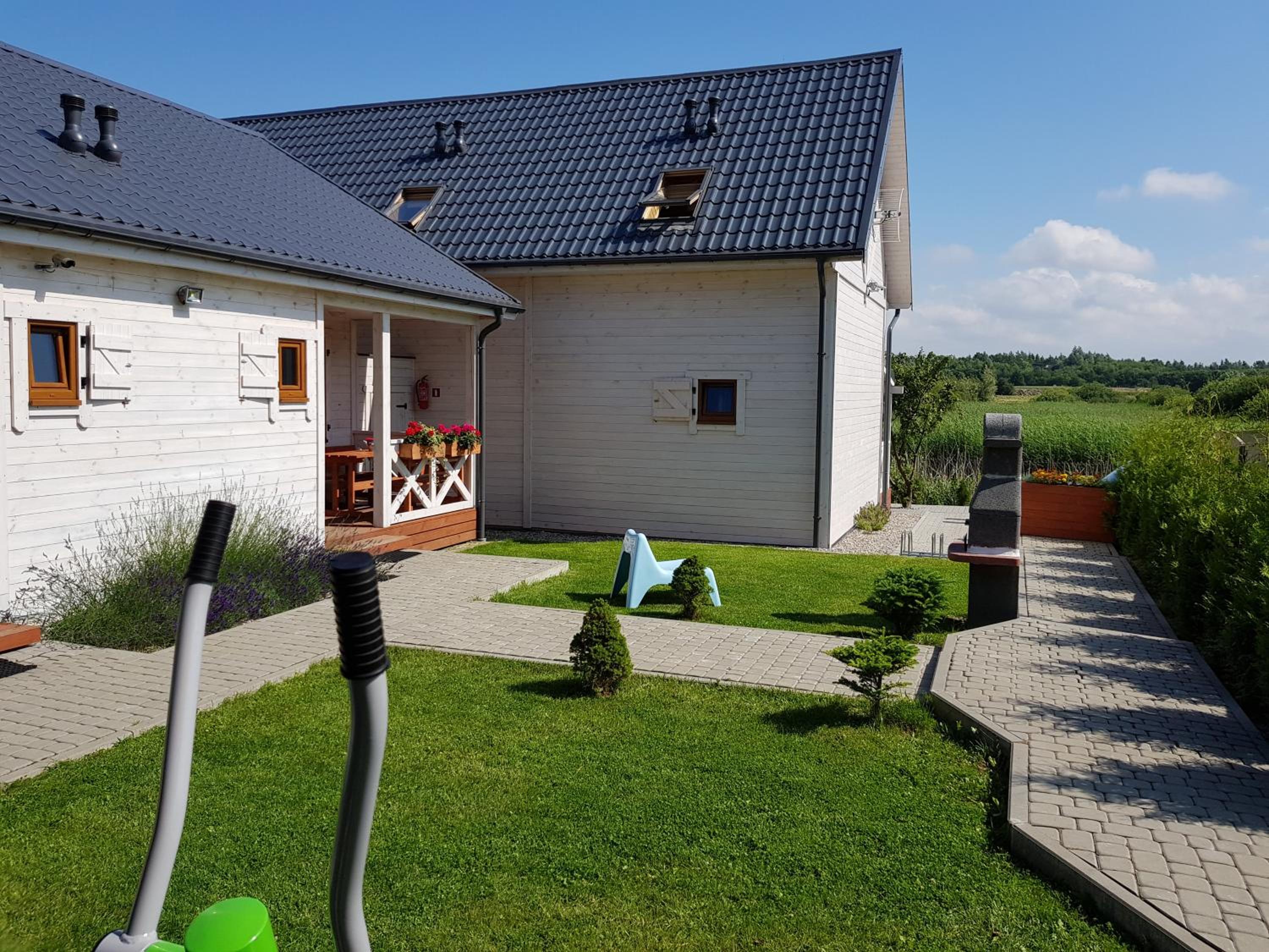 Two-Bedroom House - Photo 2