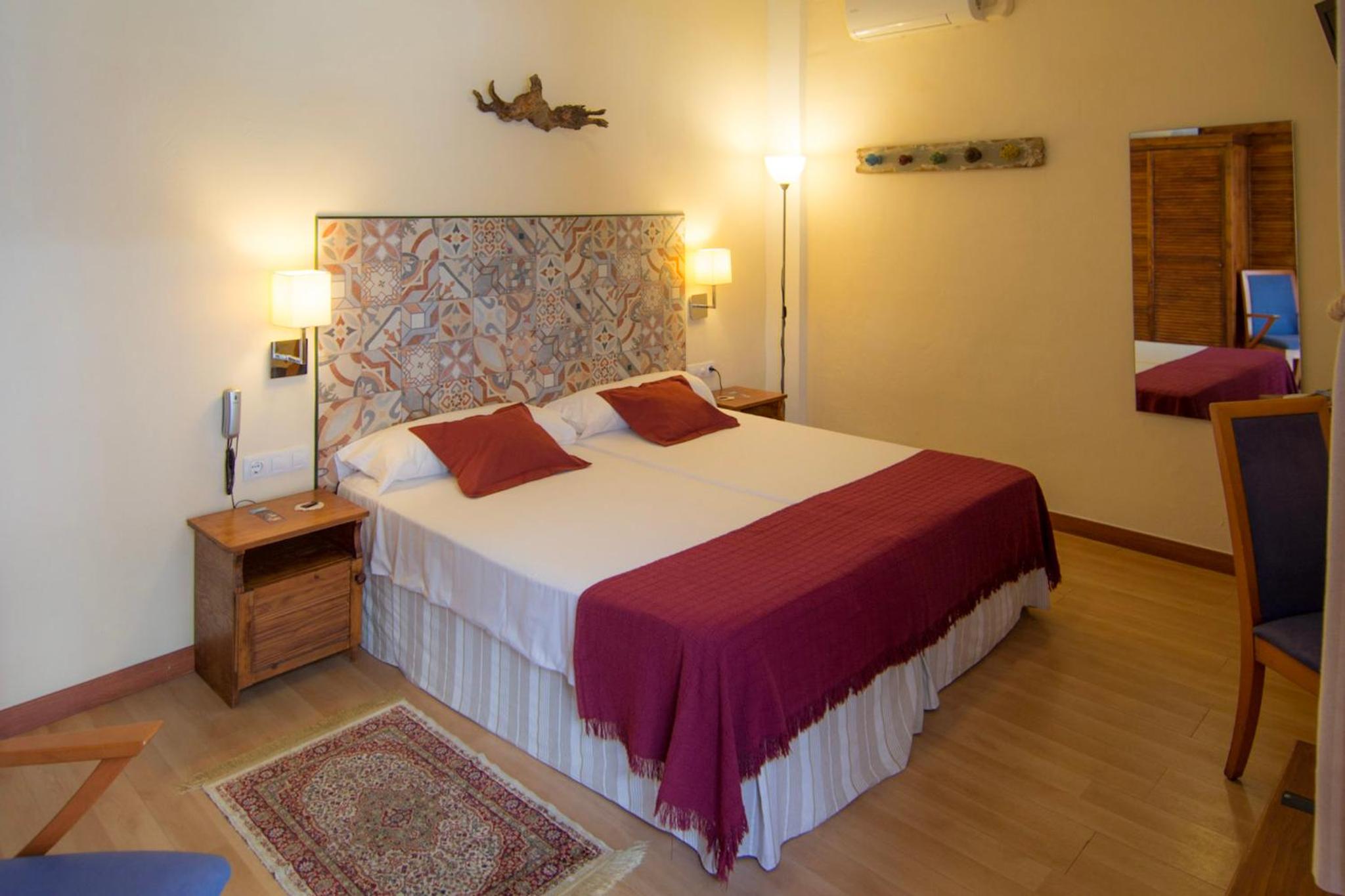 Twin Room - Disability Access photo 3