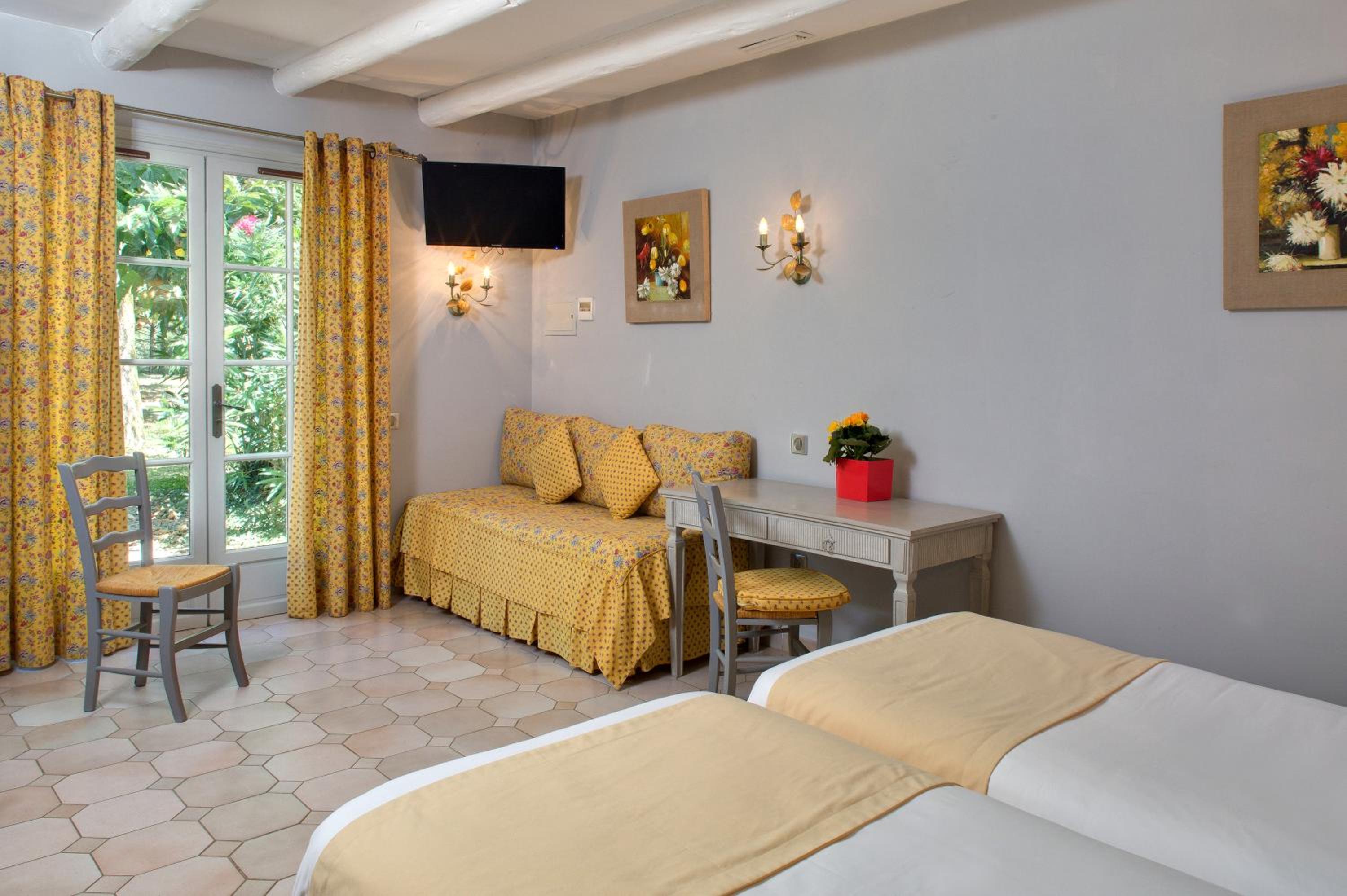 Classic Twin Room - Photo 1