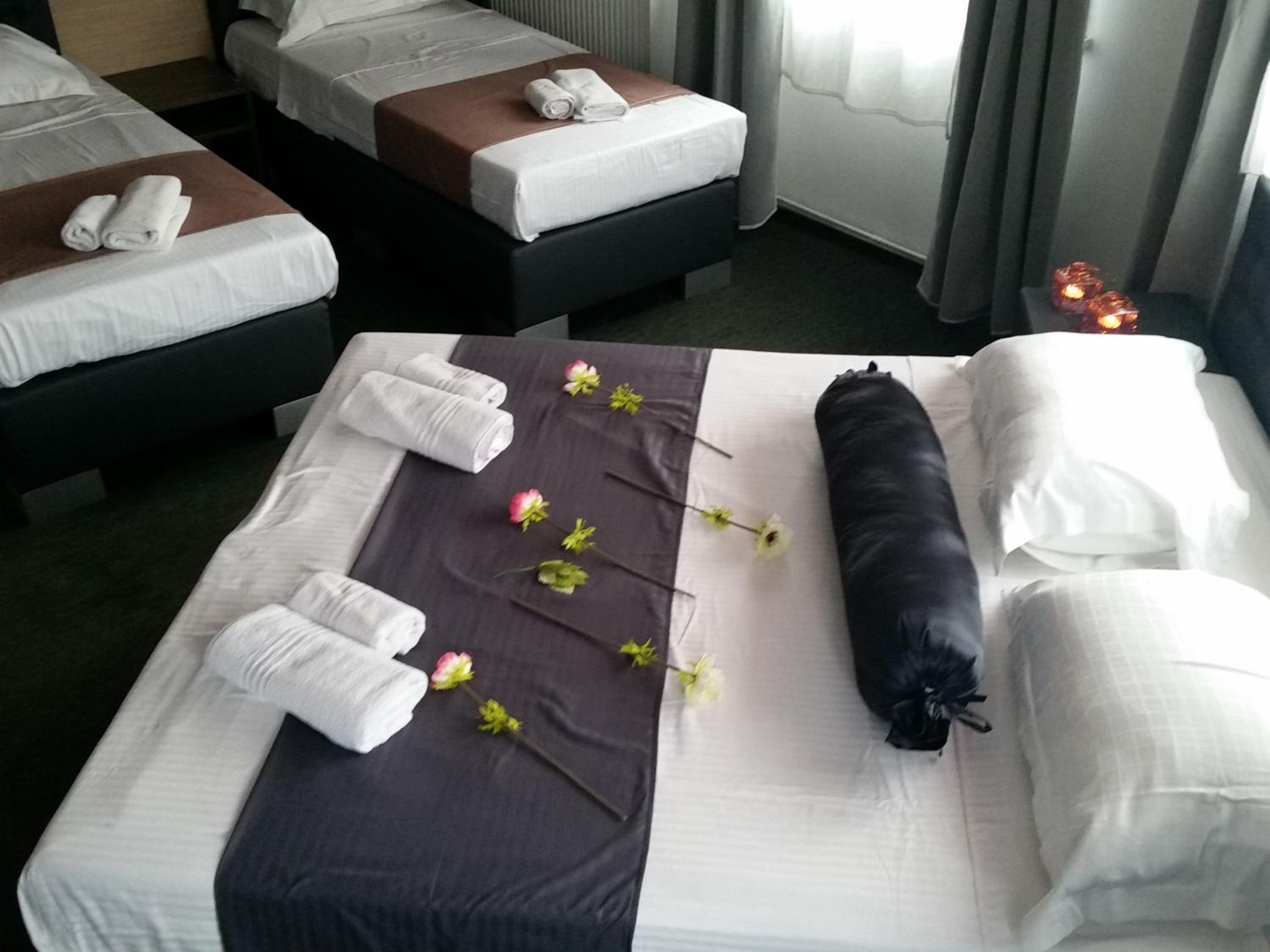 Quadruple Room - Photo 1