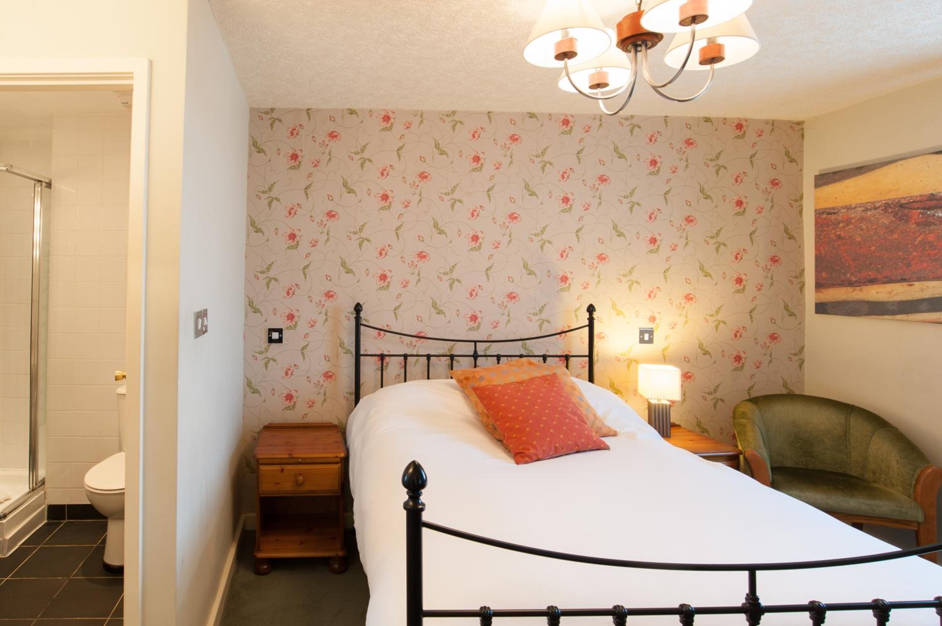 Standard Double Room - Photo 2