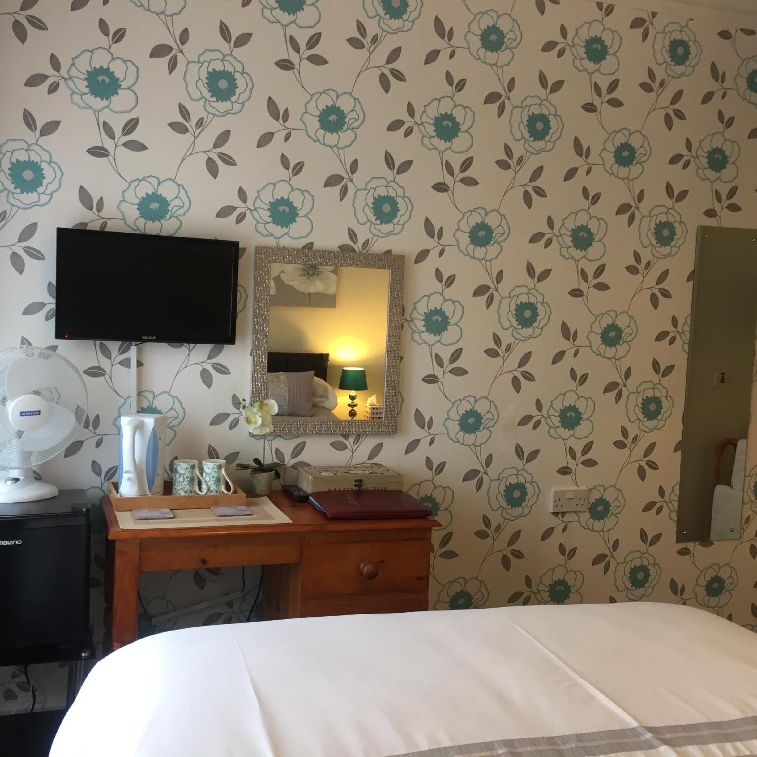 Deluxe Double Room with Shower