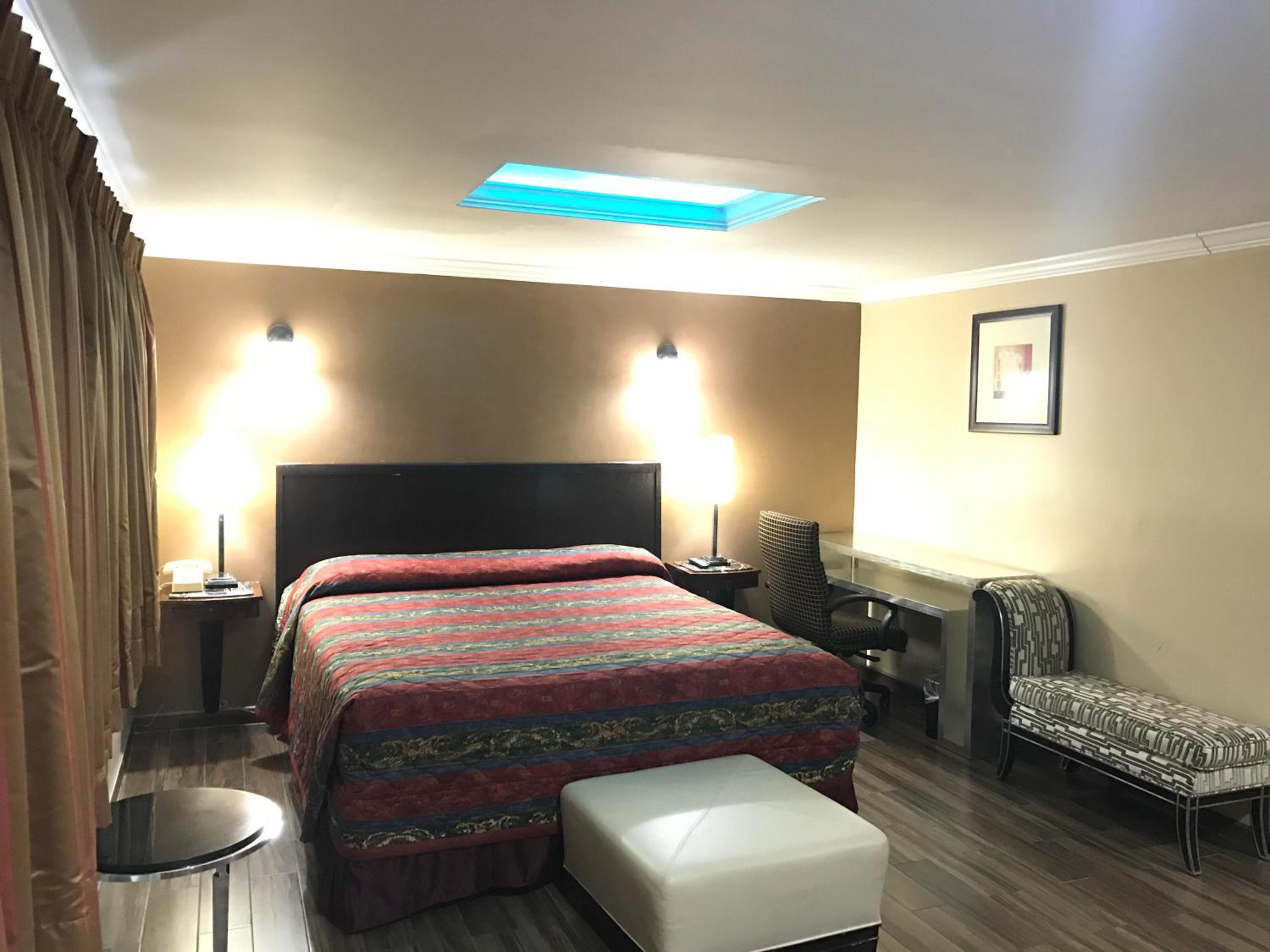 Exclusive Suite - Photo 1