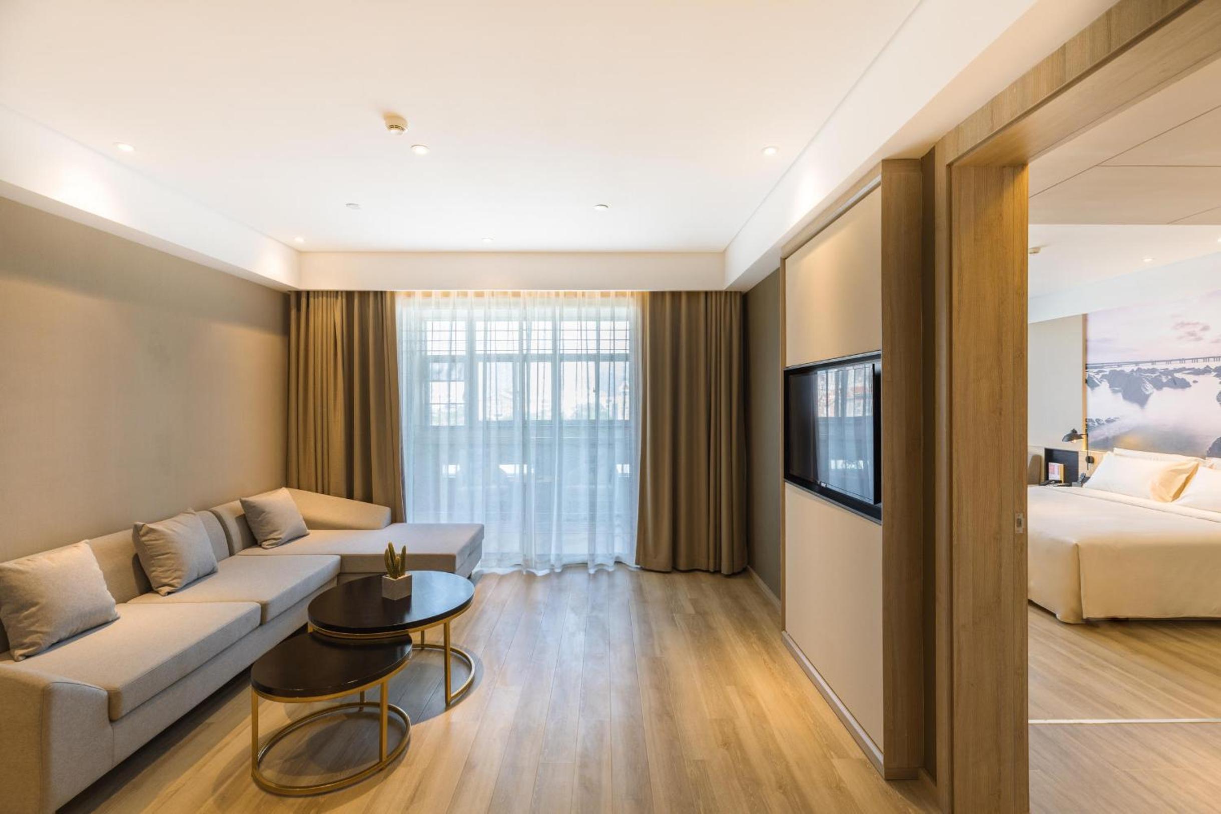 Deluxe Suite with City View