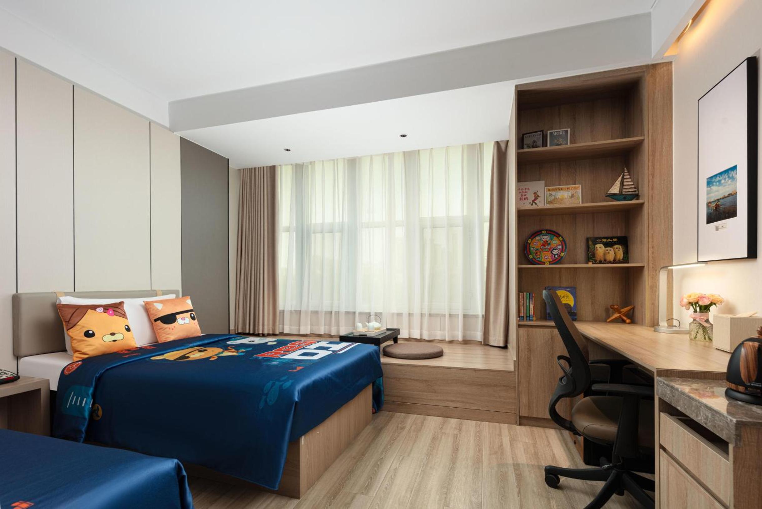 Deluxe Family Room