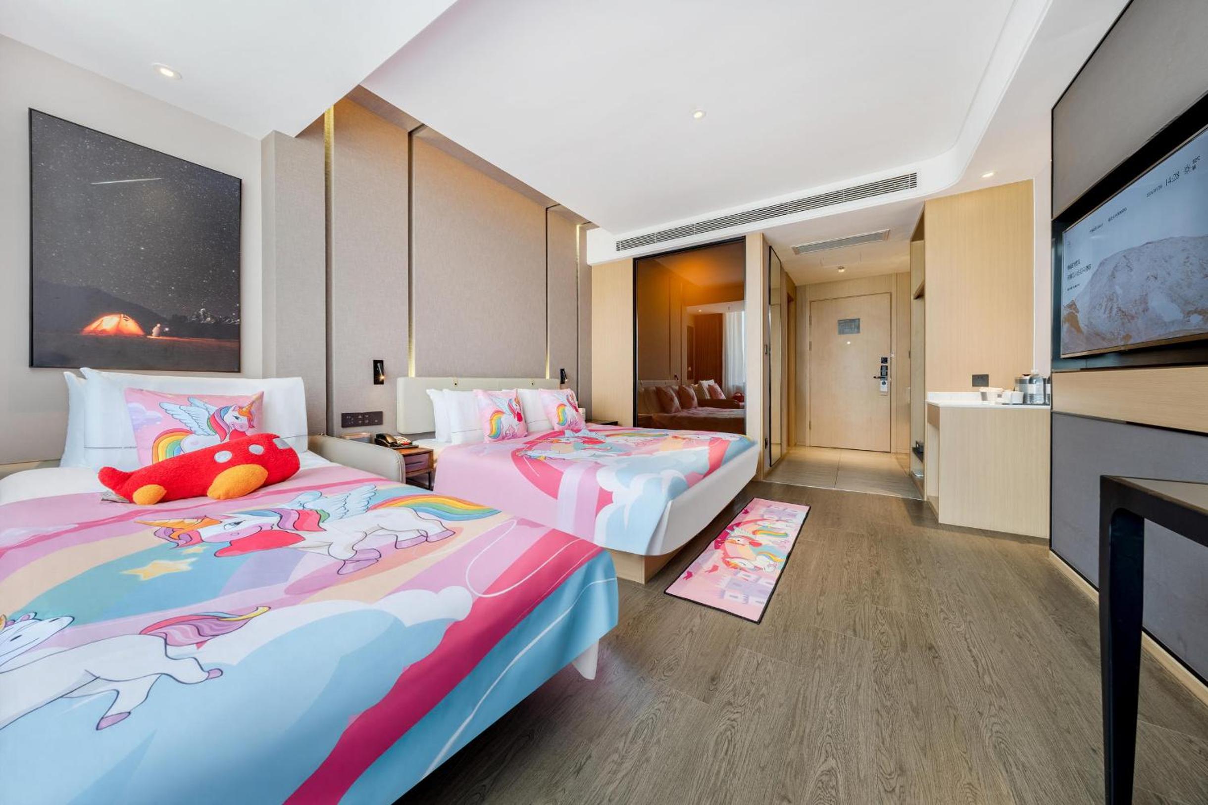 Deluxe Family Room