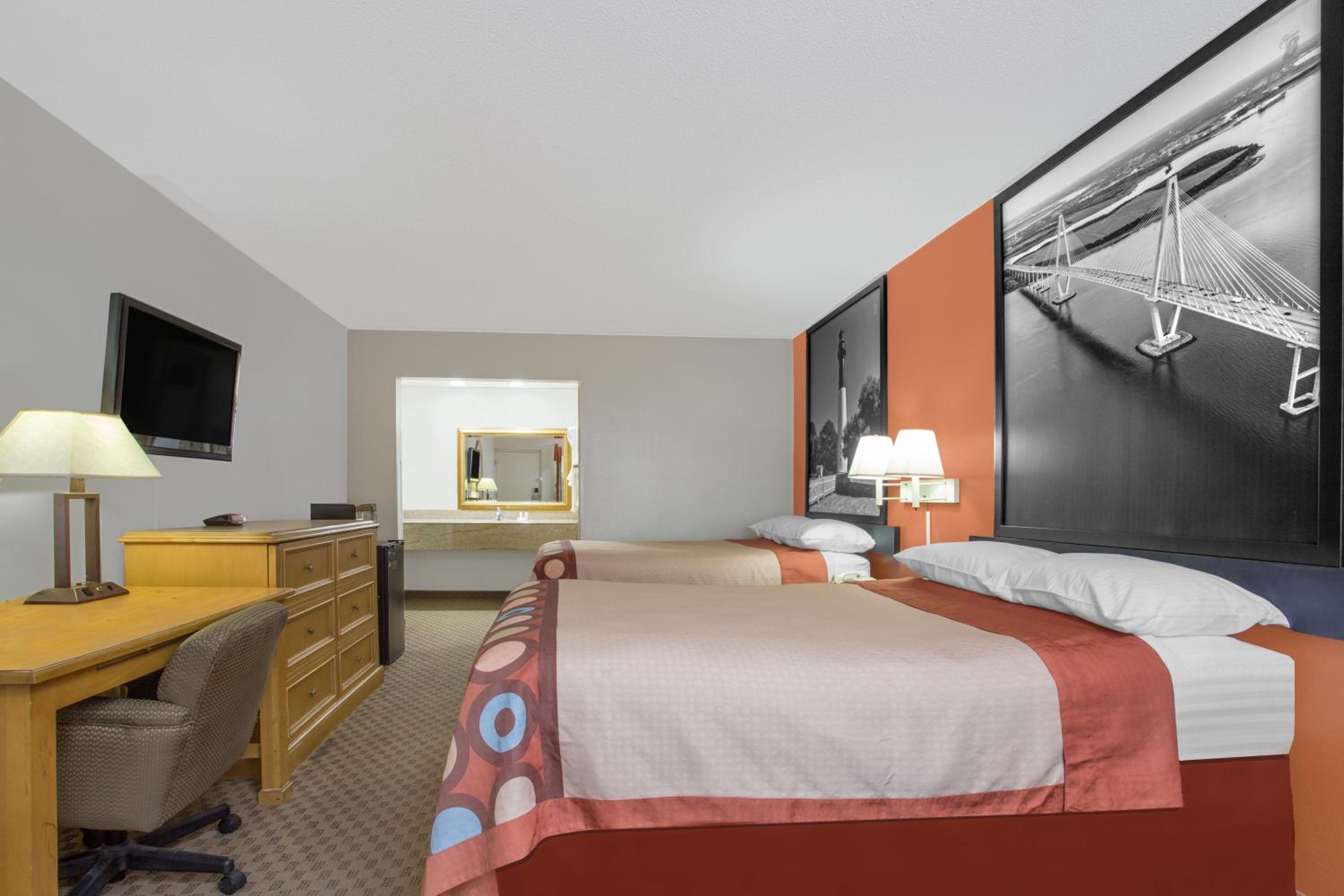Double Room with Two Double Beds - Non-Smoking - Photo 3