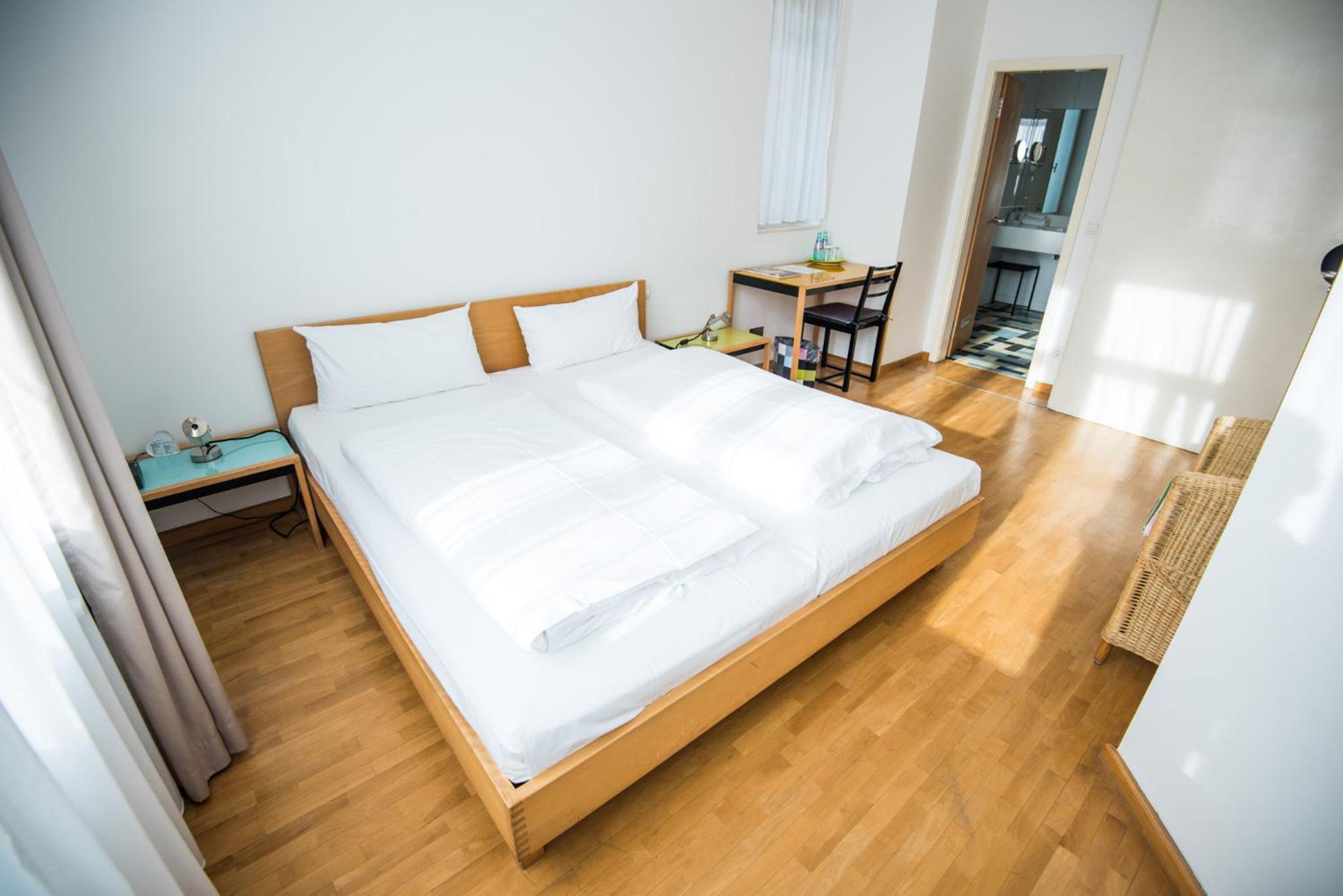 Double Room - Photo 5