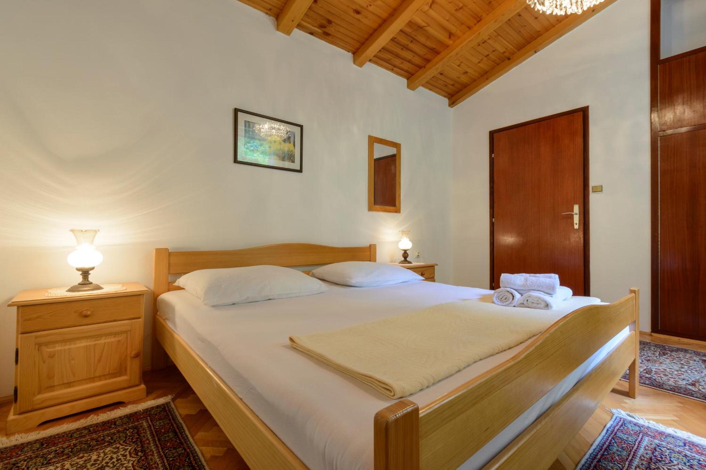 One-Bedroom Apartment With Terrace And Garden View photo 3