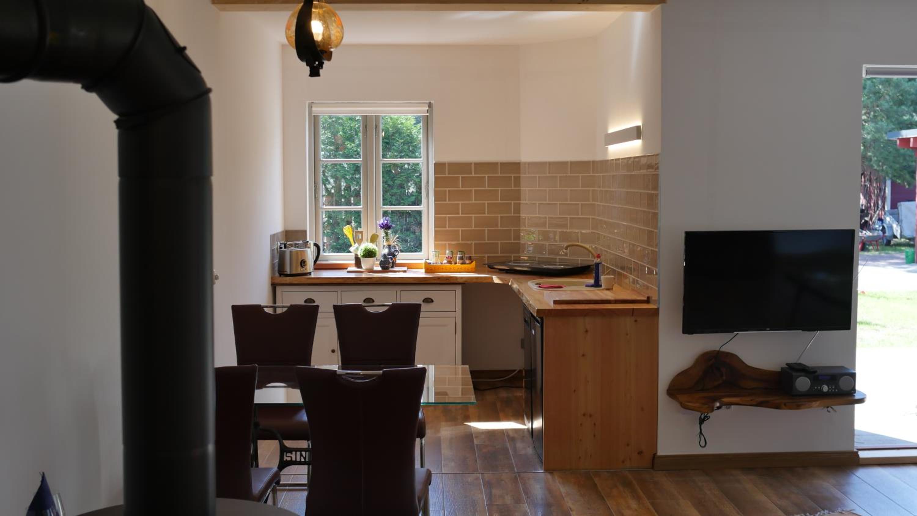 Apartment with Terrace - Photo 8