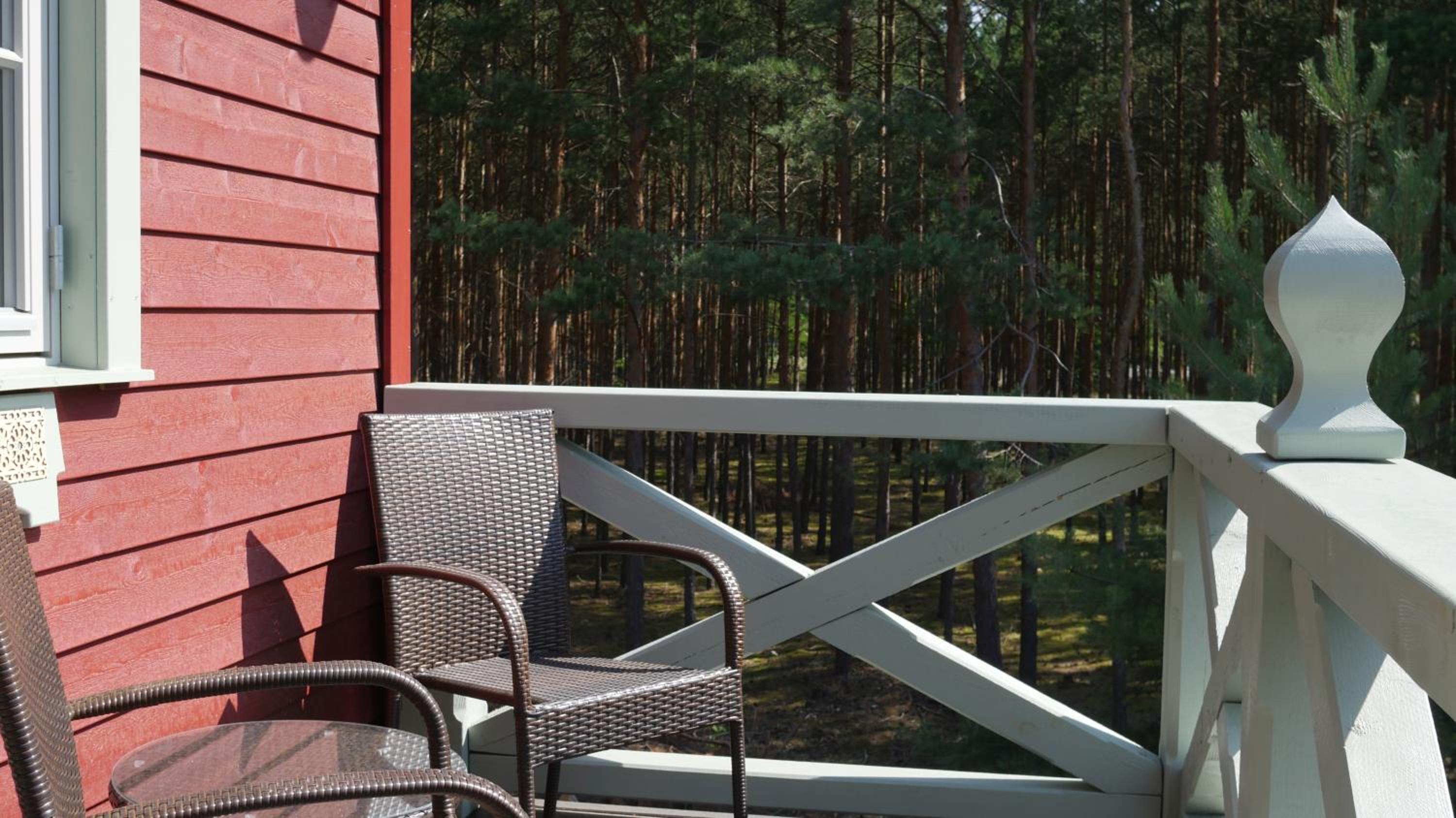 Apartment with Balcony - Photo 9