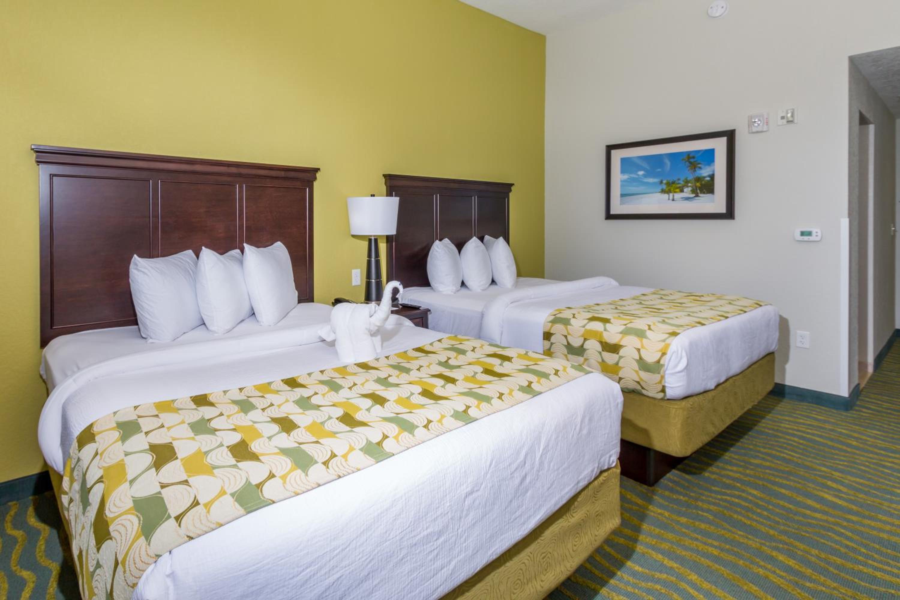 Queen Room with Two Queen Beds - City View
