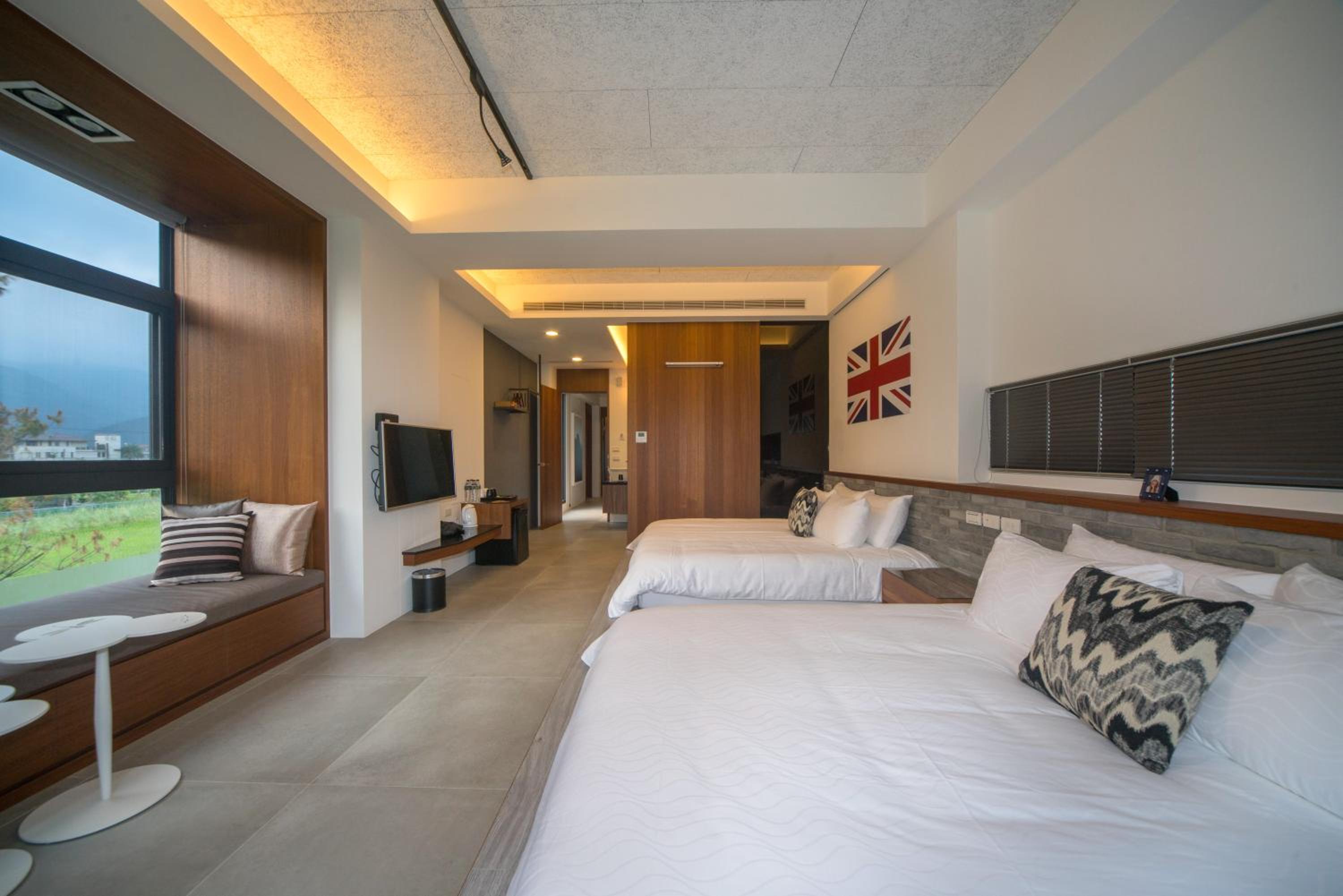 Quadruple Room with Bath - Photo 7