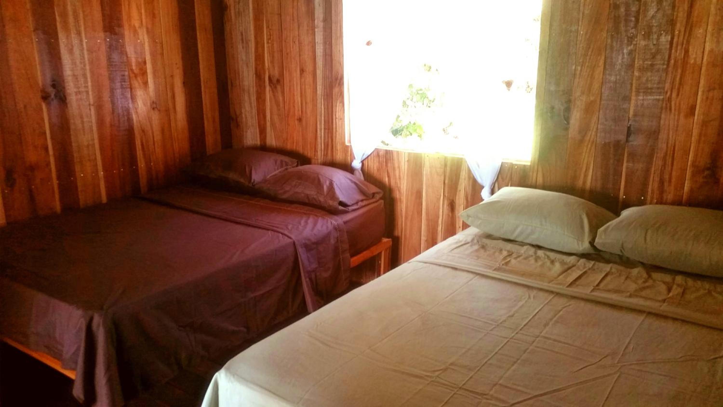 Deluxe Quadruple Room with Private Bathroom photo 2