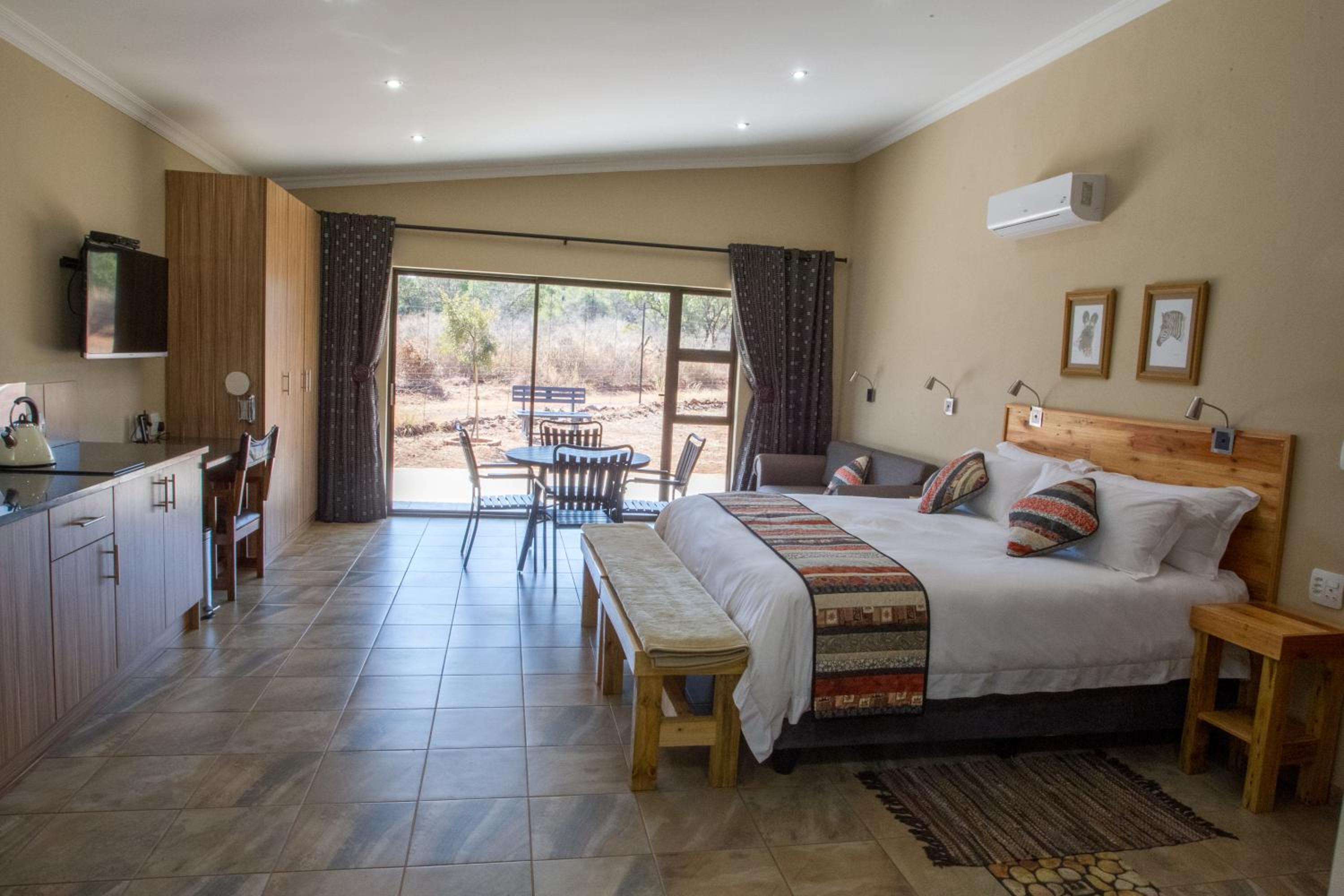 Luxury Room with Patio - Photo 2