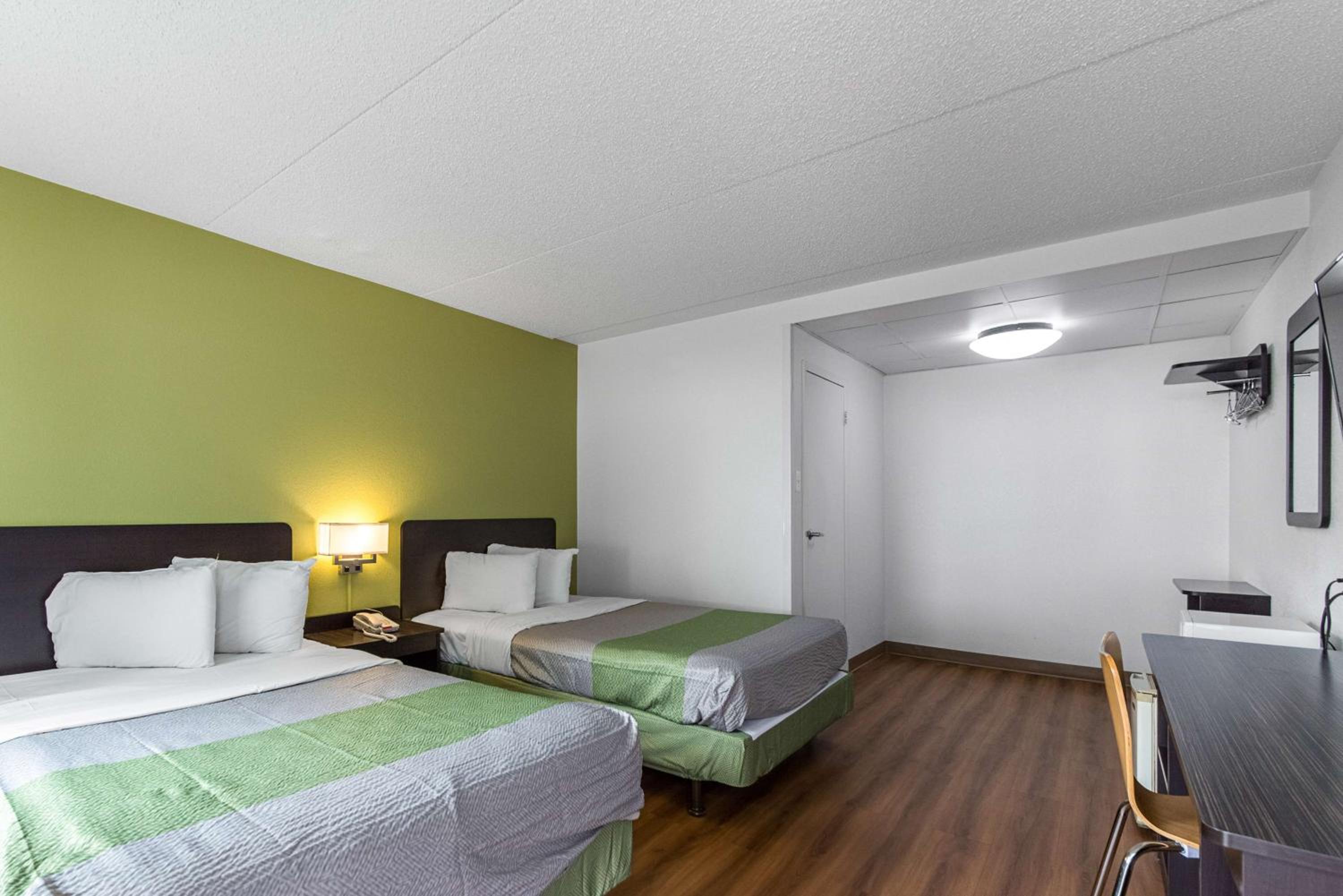 Quadruple Room - Non-Smoking - Photo 1