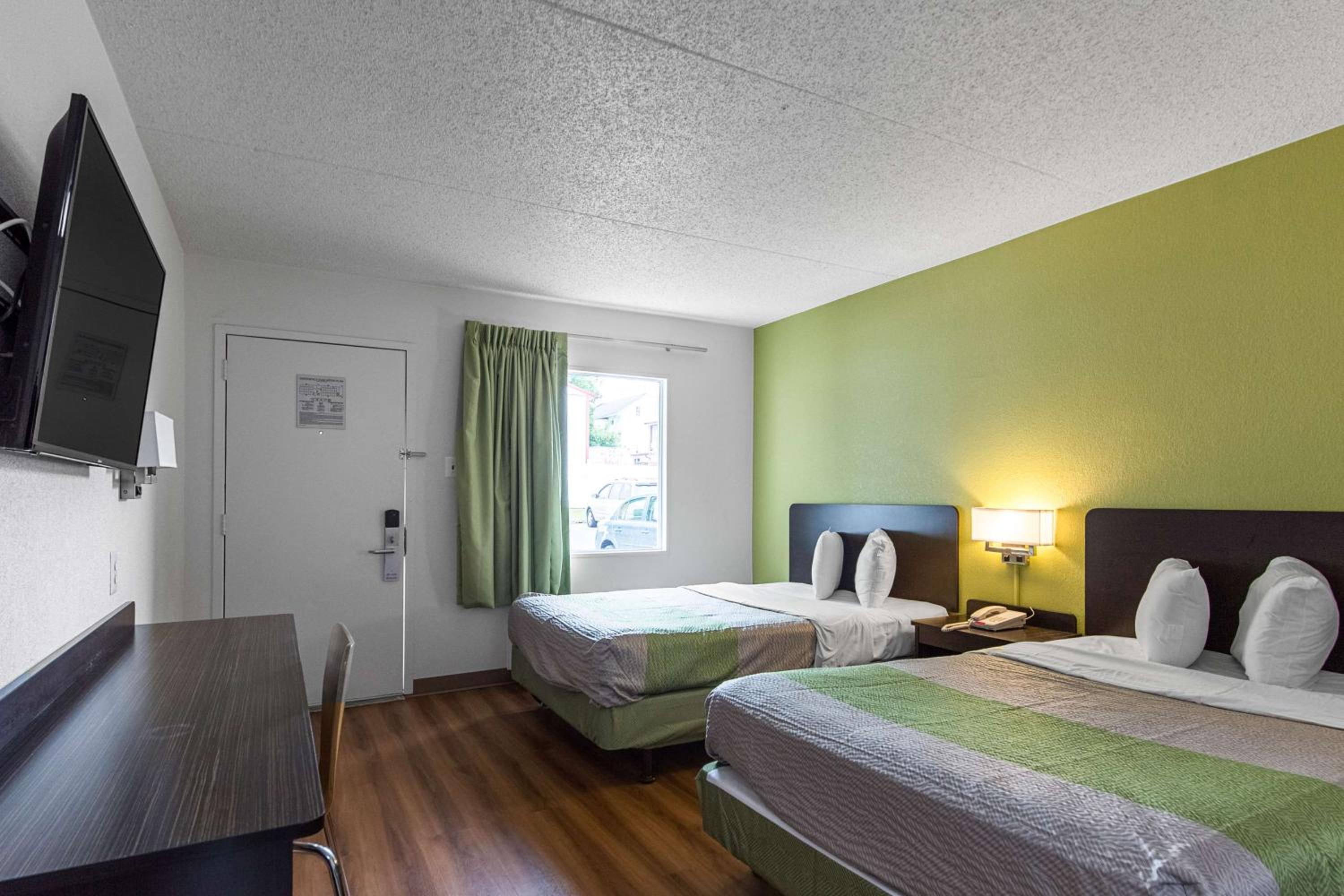 Quadruple Room - Non-Smoking - Photo 8