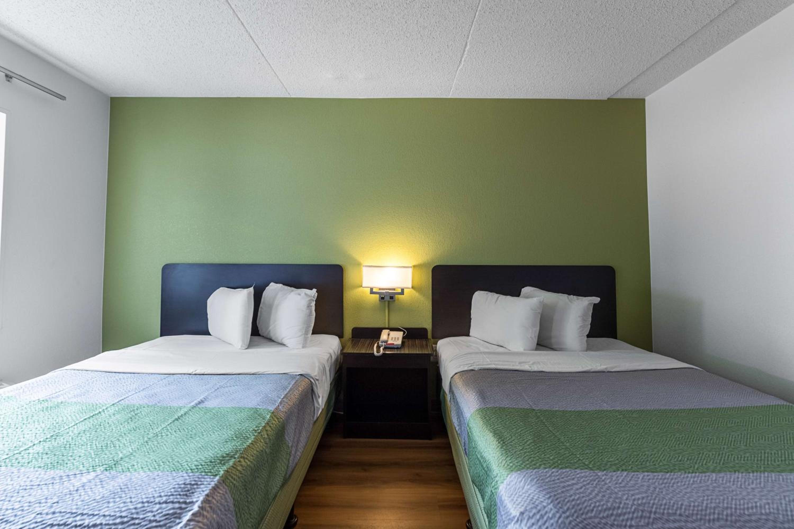 Quadruple Room - Non-Smoking - Photo 9