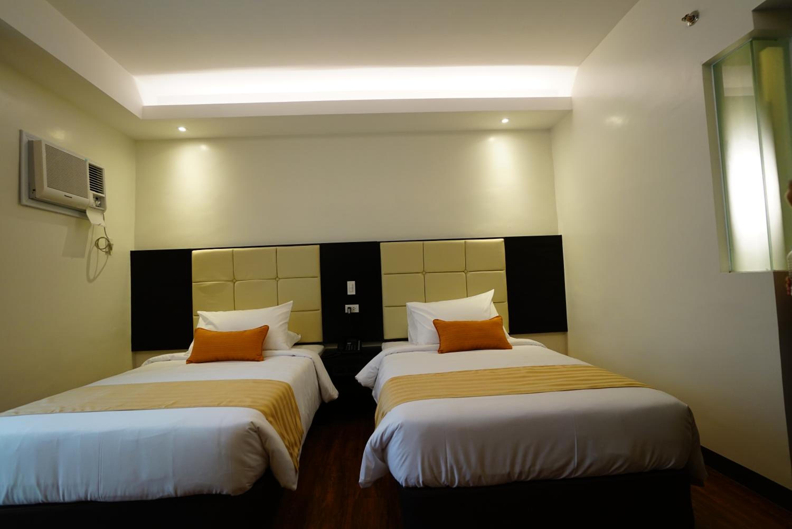 Standard Double or Twin Room - Photo 3
