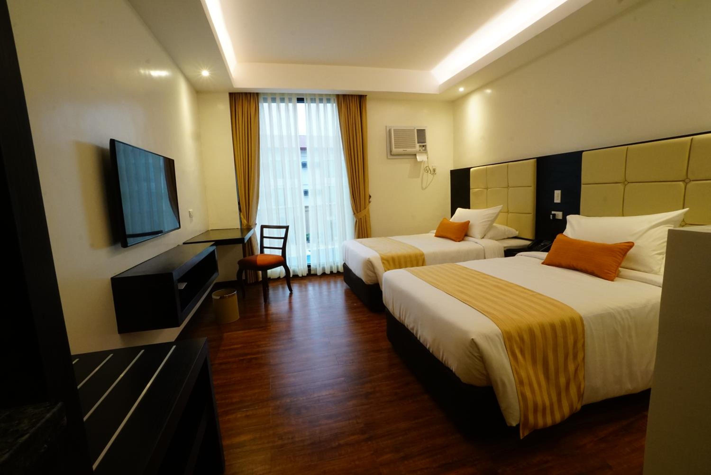 Standard Double or Twin Room - Photo 11